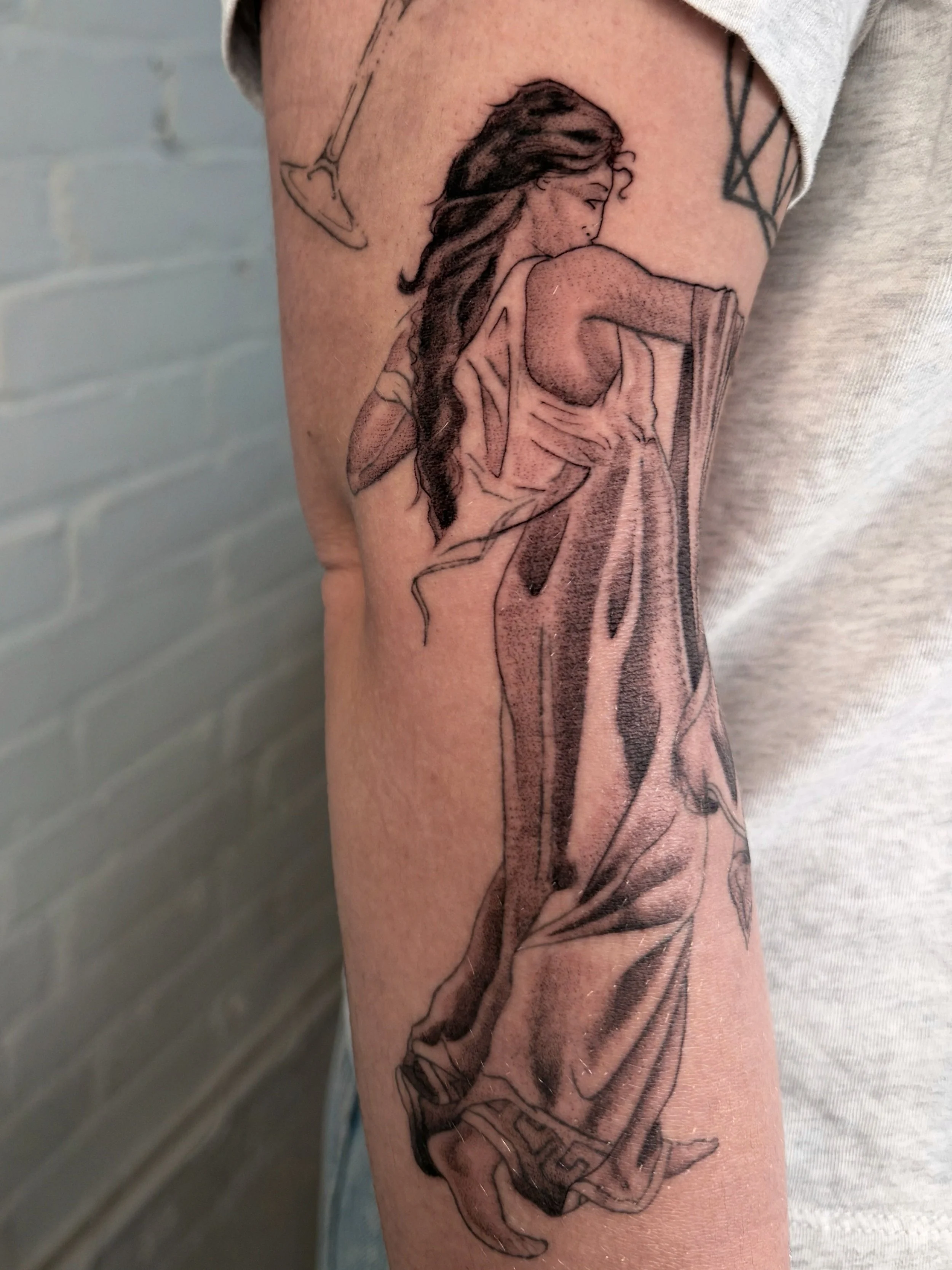 Sappho from the island of lesbos! Mainly healed lines fresh color