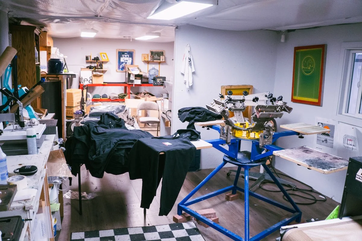 Top 5 Reasons Why Companies in Bend, Oregon Choose Daze Printing for Screen Printing and Embroidery