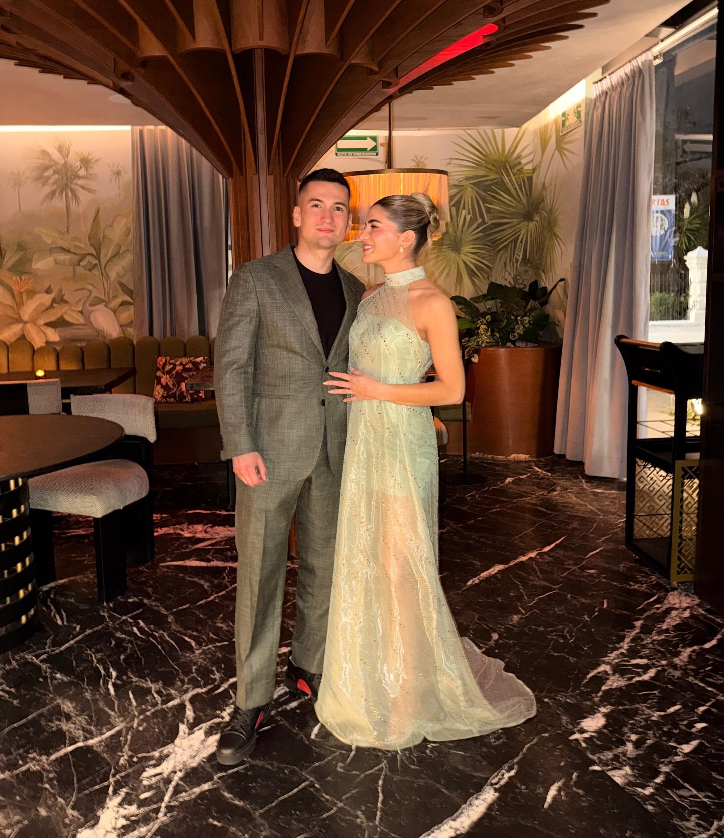 rehearsal dinner &rarr; wedding day &rarr; honeymoon 

book your tan in bio

#rgvbride #weddingprep #spraytan #956 #rgv