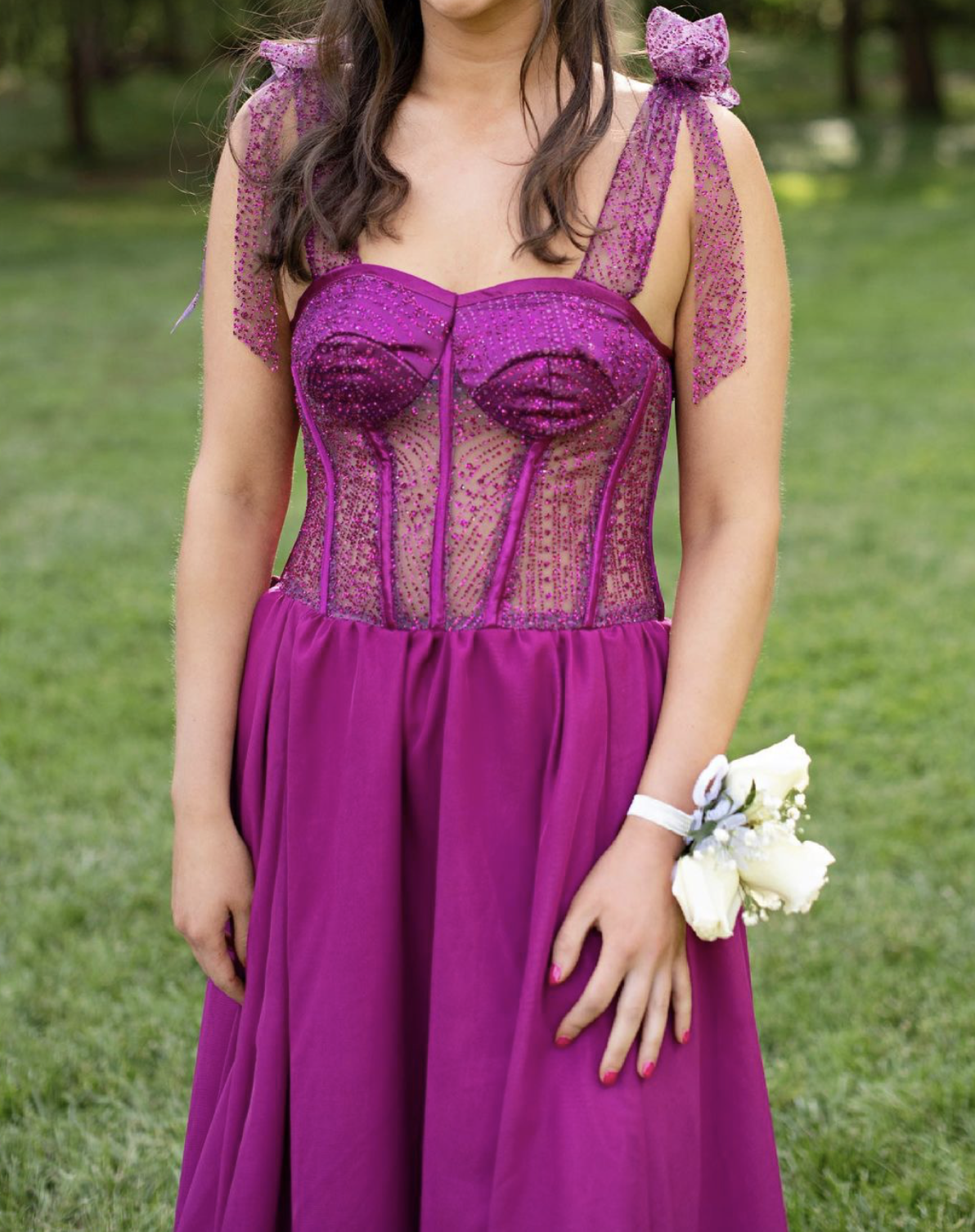 Prom Dress
Magenta chiffon, silk, and sequence textile
Corset style, custom