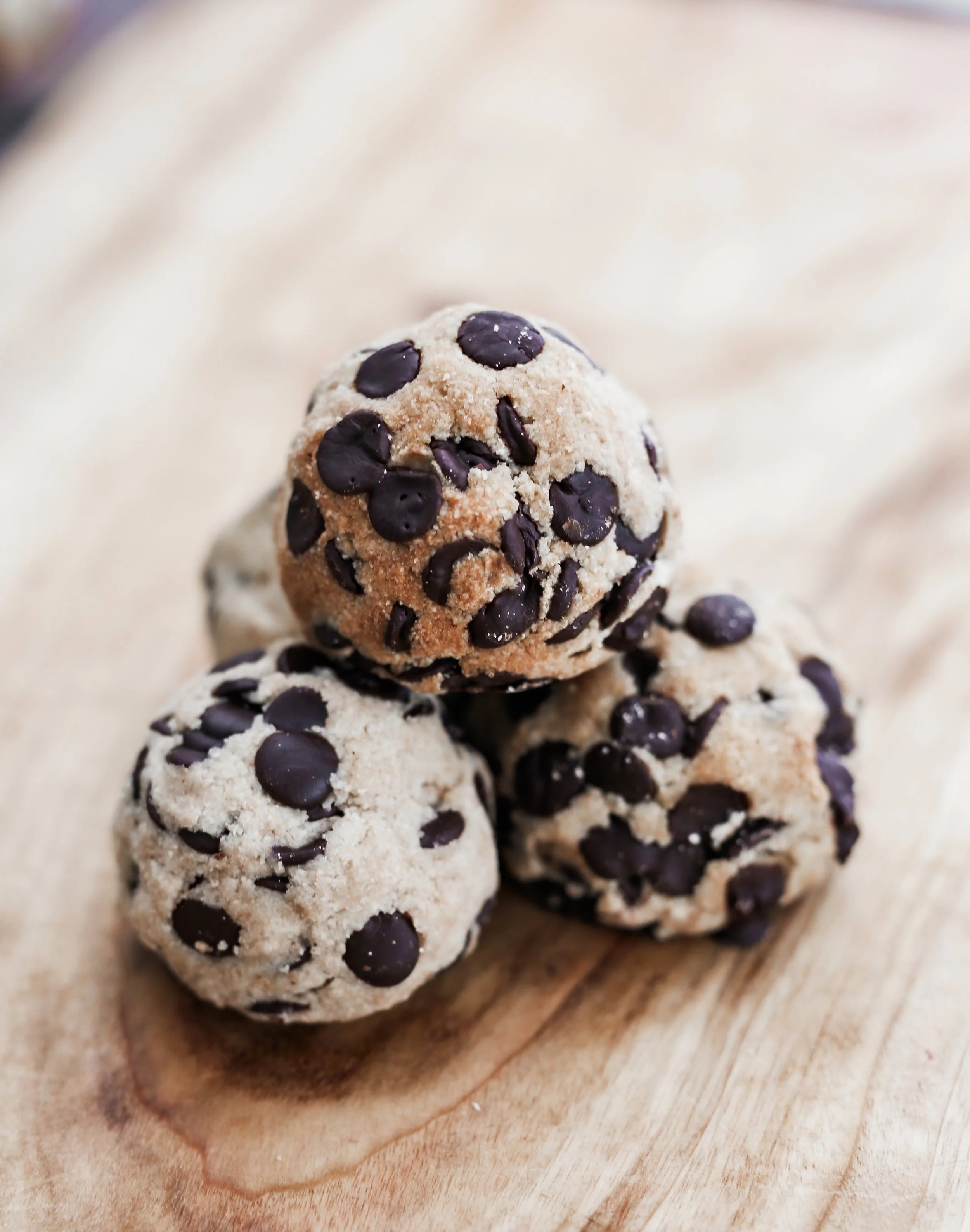 Almond Chocolate Cookie Ball