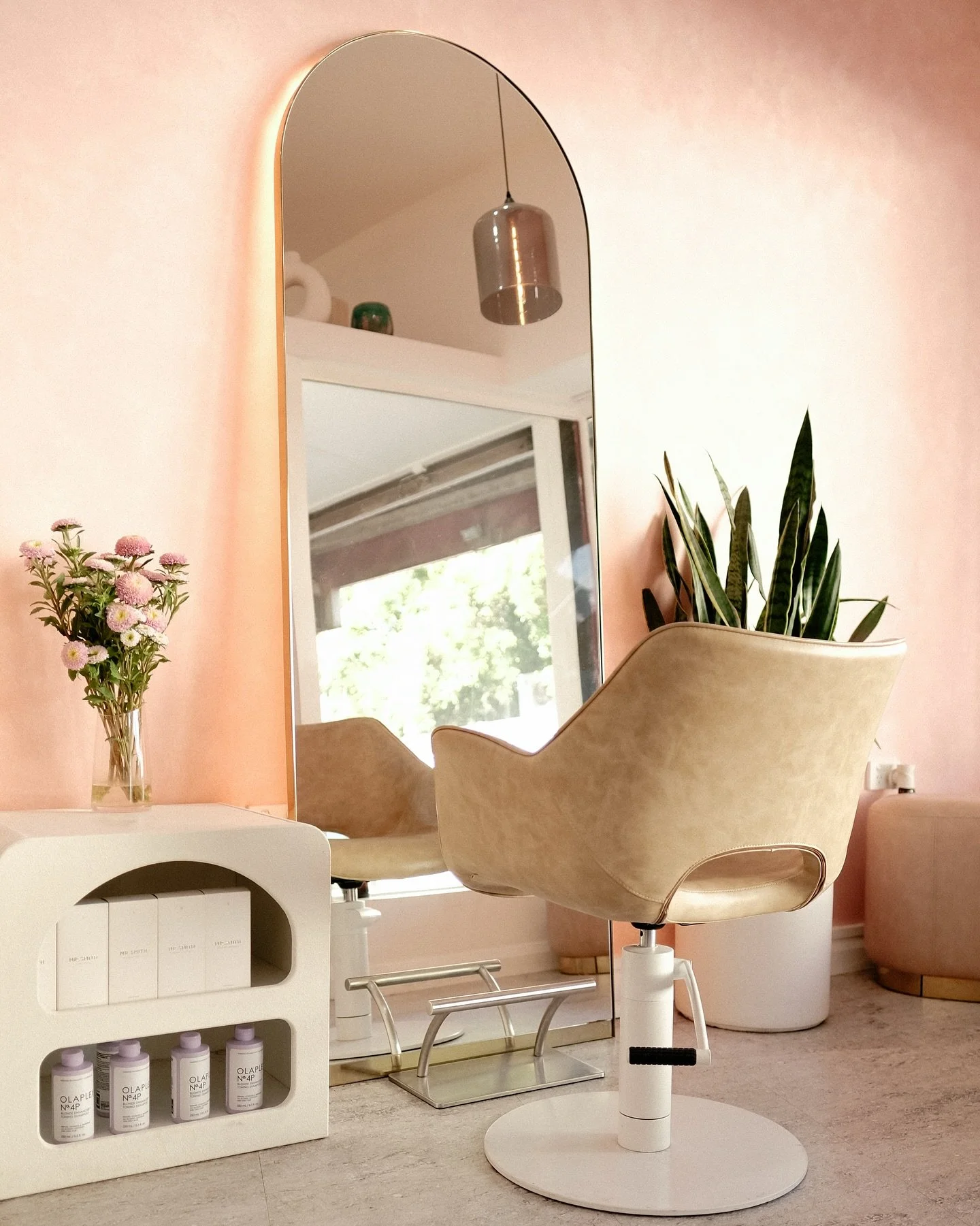 Don&rsquo;t you want to come and hang out here?! Book your next appointment through the 🔗 in bio.

#innerwesthairdresser #innerwesthairsalon #sydneyhairsalon #sydneyhairsalons #sydneyhaircolourist