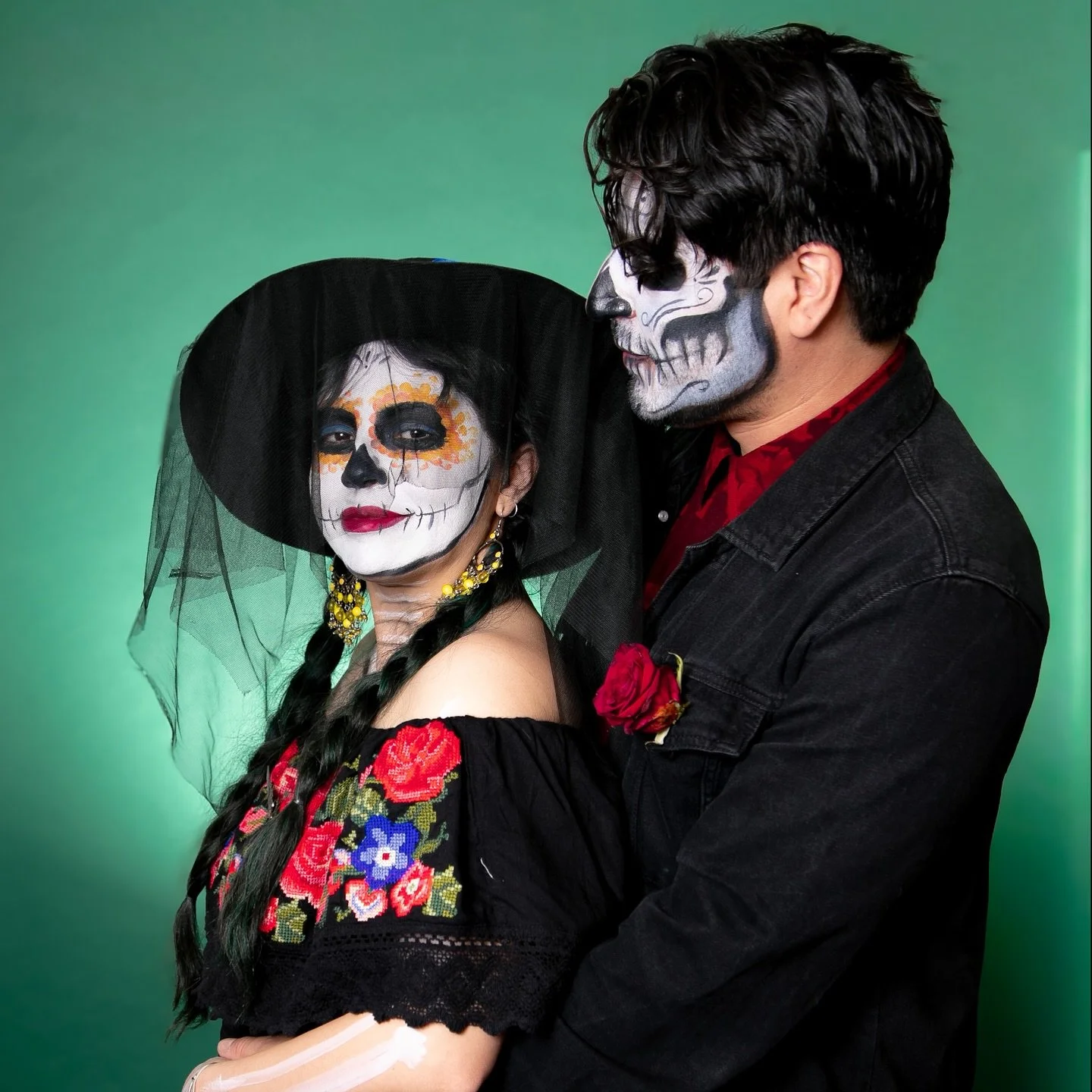 I miss the holidays already! The season of creativity, humor, spookiness and remembrance. 🖤