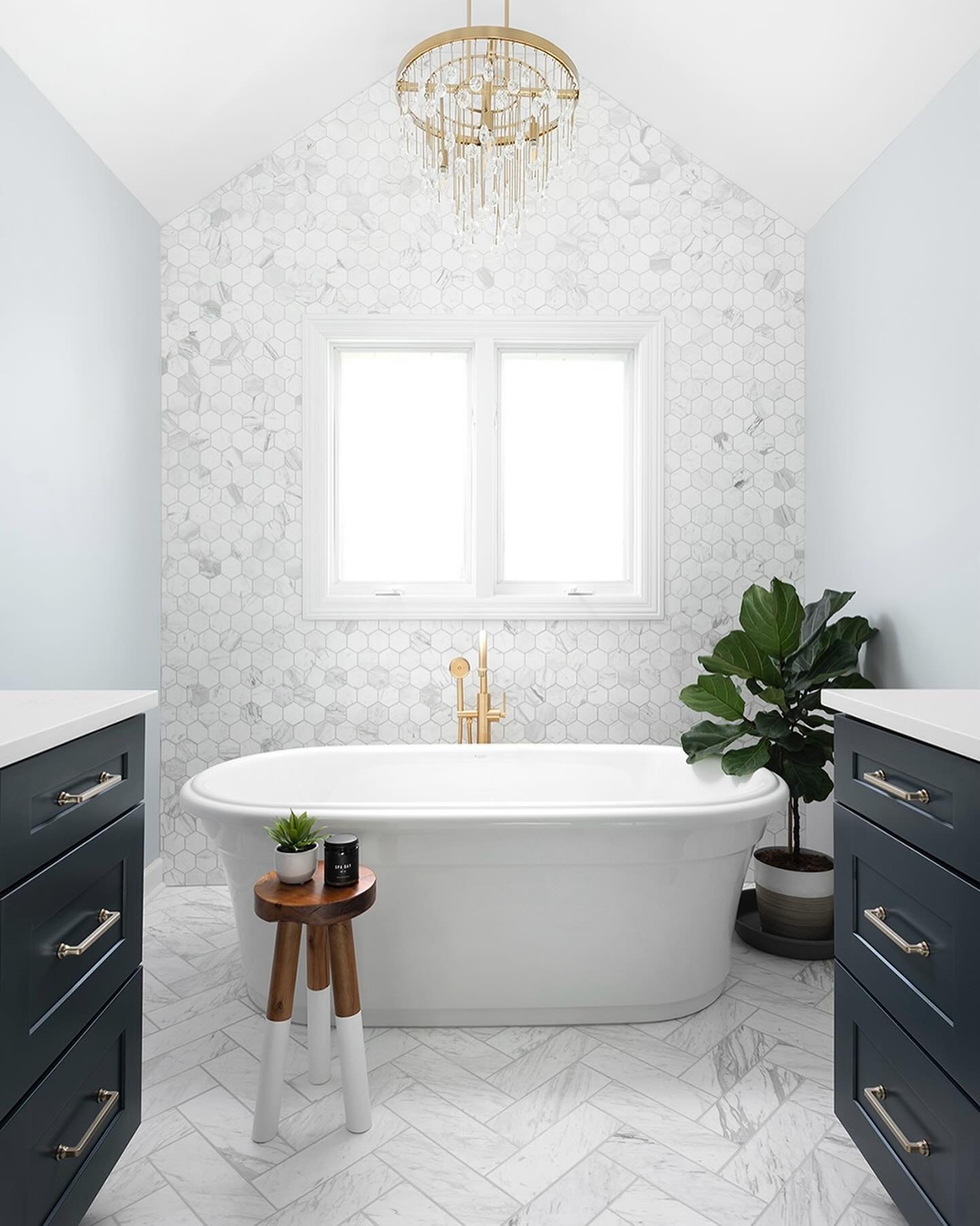 Happy Mother&rsquo;s Day weekend! Mamas, you have permission to take today and the weekend off. Or at least take a nice warm bath.

#cedPrettySerene
Photos by @pictureperfecthouse