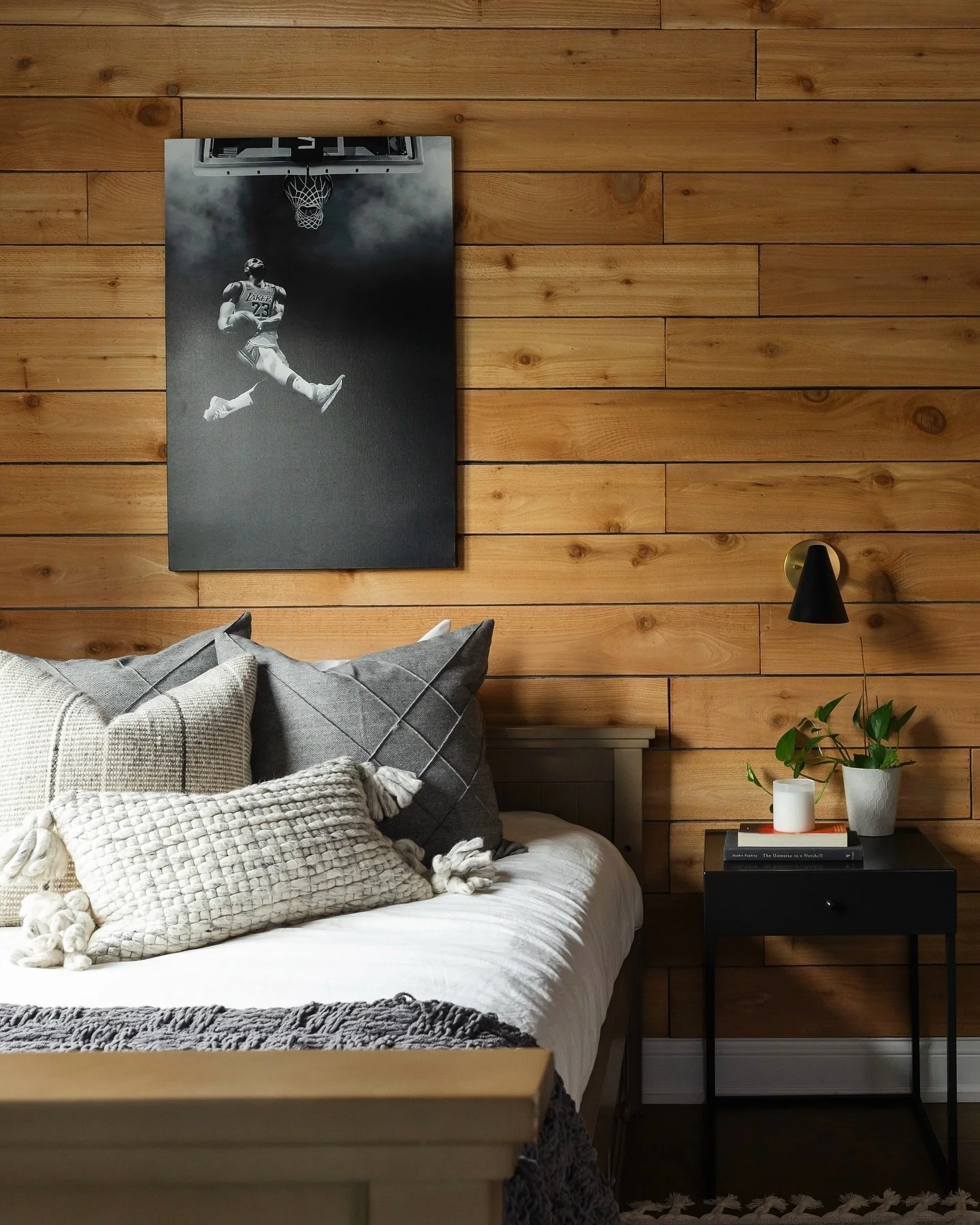 Start the week off strong with small wins, like making the bed!
#edcHoopDreams
Photos by @yandbinteriorsphotography 
#bedroomdesign #scandinaviandesign #scandiinspired #woodaccentwall #teenroomideas #boybedroom #interiordesign #downersgrove #esslin
