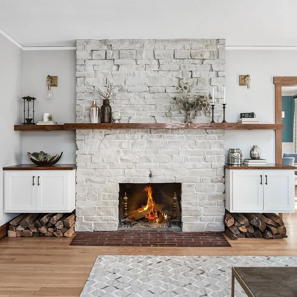 Winter is coming. Are you ready?

#ChadEsslingerDesignOnGrand
Photos by @pictureperfecthouse 

#fireplacedesign #customfireplace #custombuiltins #traditionaldesign #interiordesign #downersgrove #esslingerdesigncompany