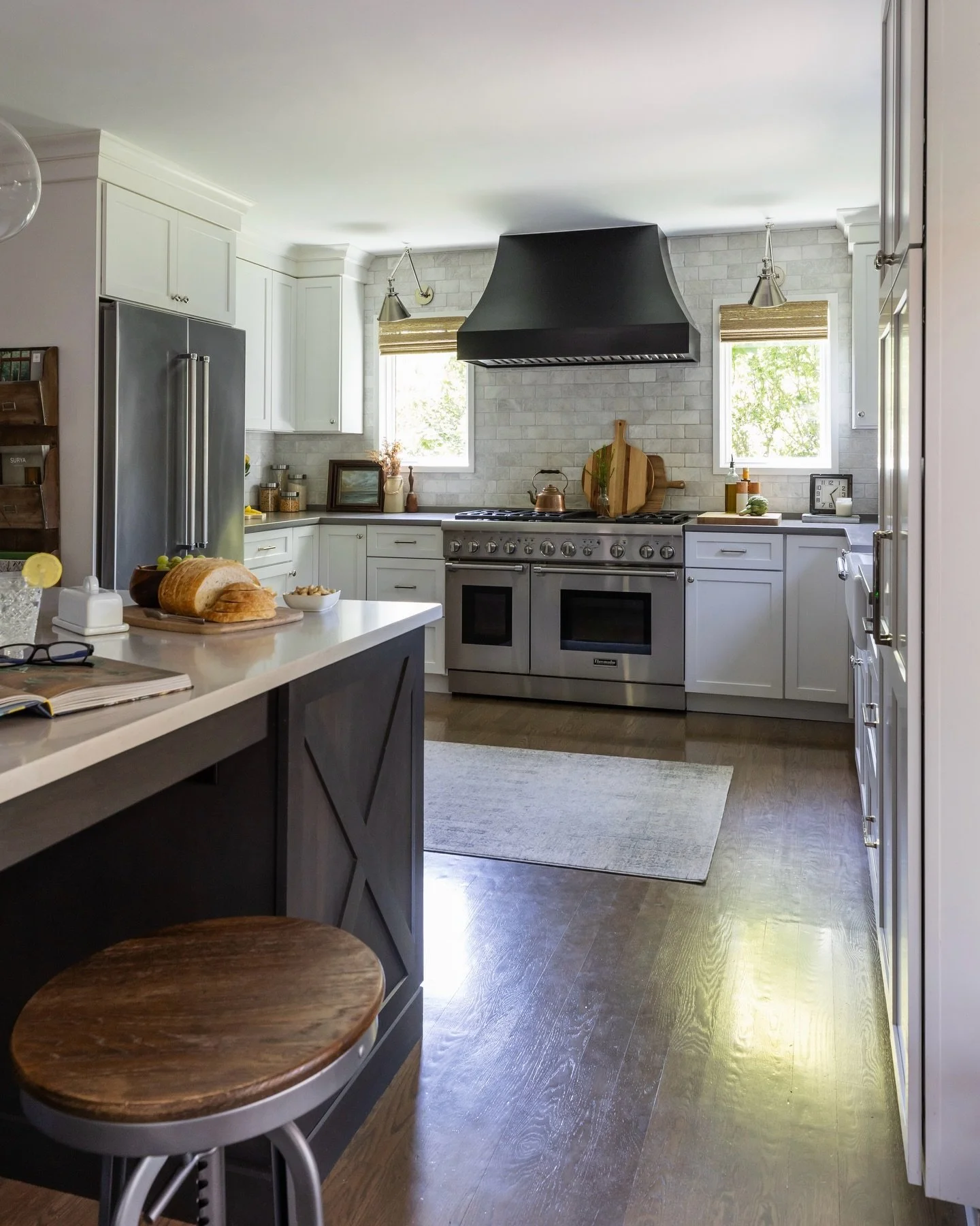 About a week into the new year. Here&rsquo;s to lots of healthy home-cooked meals, with the occasional takeout from your favorite local establishment. 

Project: &ldquo;Shifting Gears&rdquo;
Photos by @yandbinteriorsphotography 

#kitchendesign #down