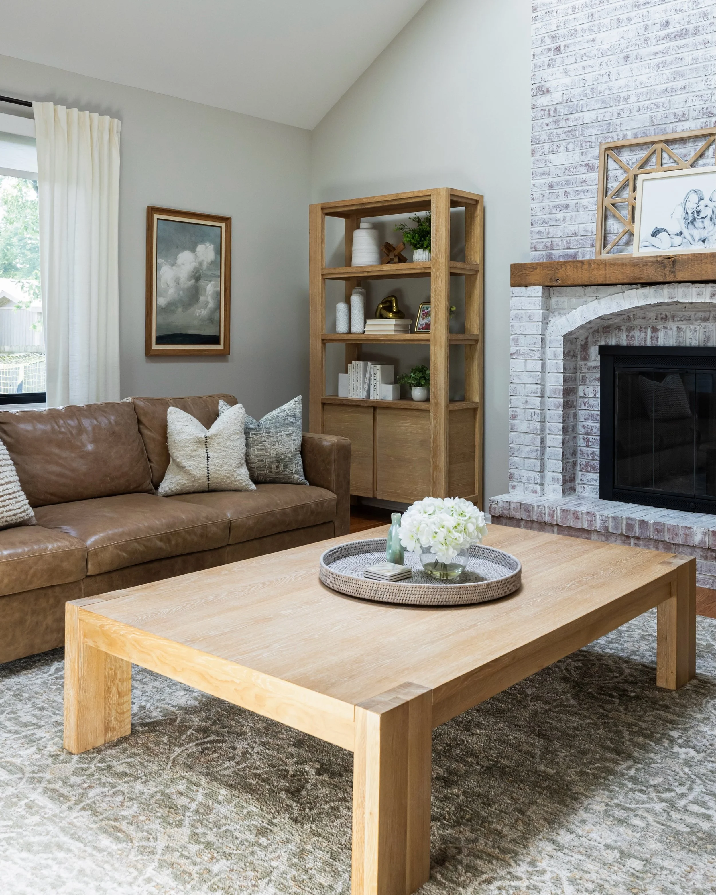 Starting the week off in a space built for comfort and quality time. 

Project: Buckingham Place 
Photos by @juliannegreeninteriorsphoto