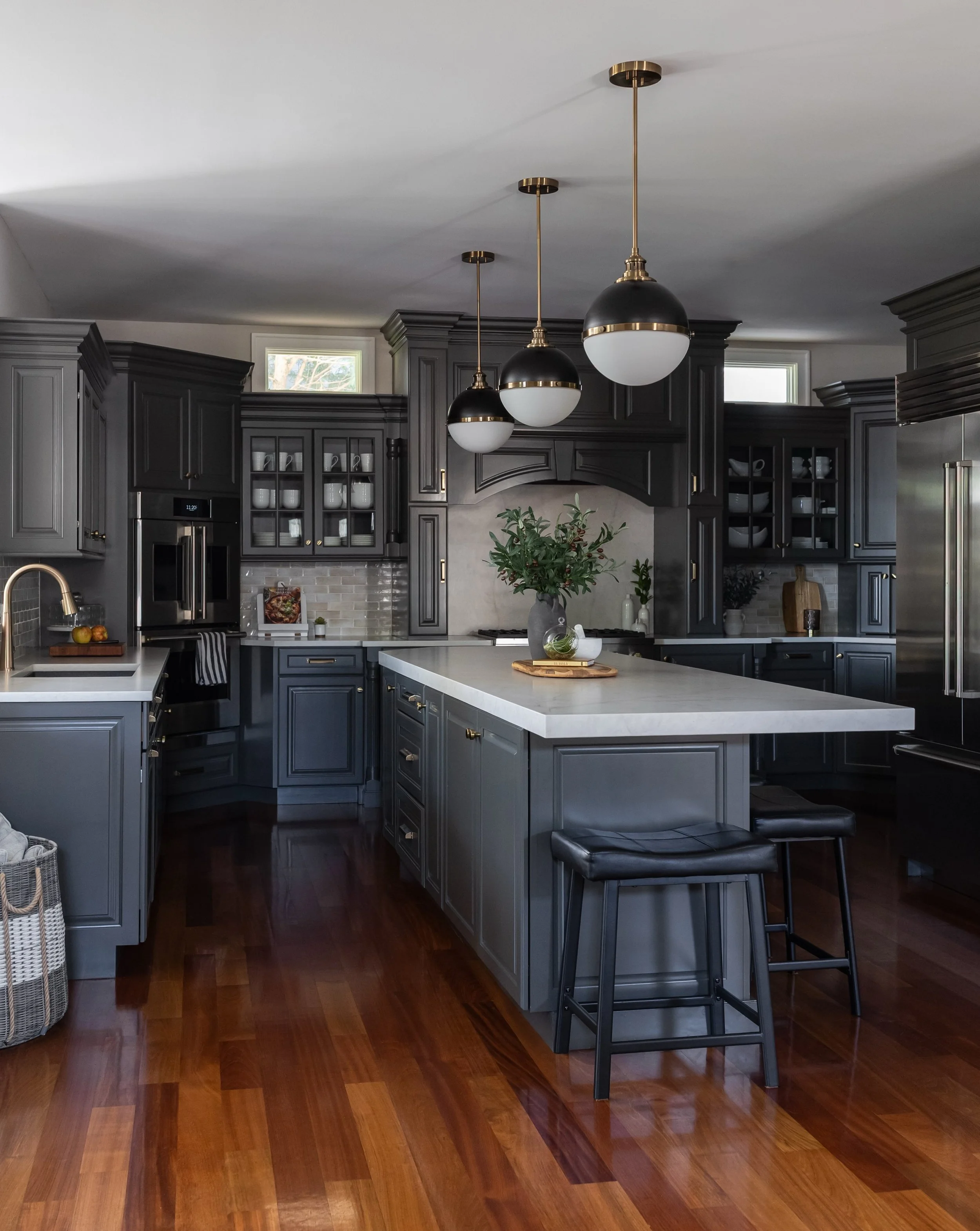New project, &ldquo;Changing Lanes&rdquo;! Behold the power of paint and wallpaper, which anchored the transformation in this Downers Grove kitchen and dining room. 

Toss in brand new appliances, countertops, tile, lighting, and hardware, and we&rsq
