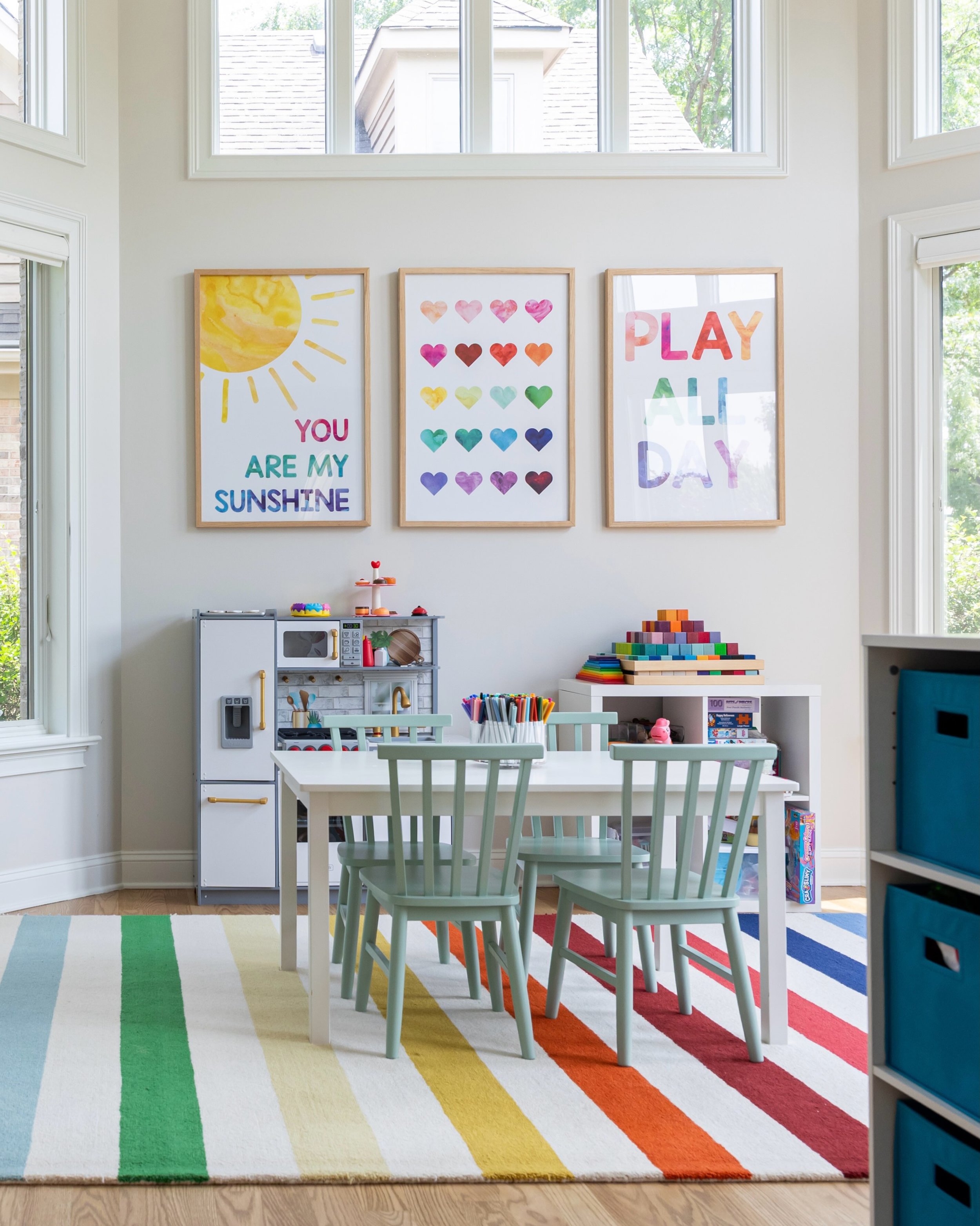 A bright and colorful space for all things creative 🌈 ☀️ 

Project: Prairie Path Forward 
Photos by @juliannegreeninteriorsphoto 

#edcprairiepathforward #kidspace #playroom #wheaton #esslingerdesigncompany