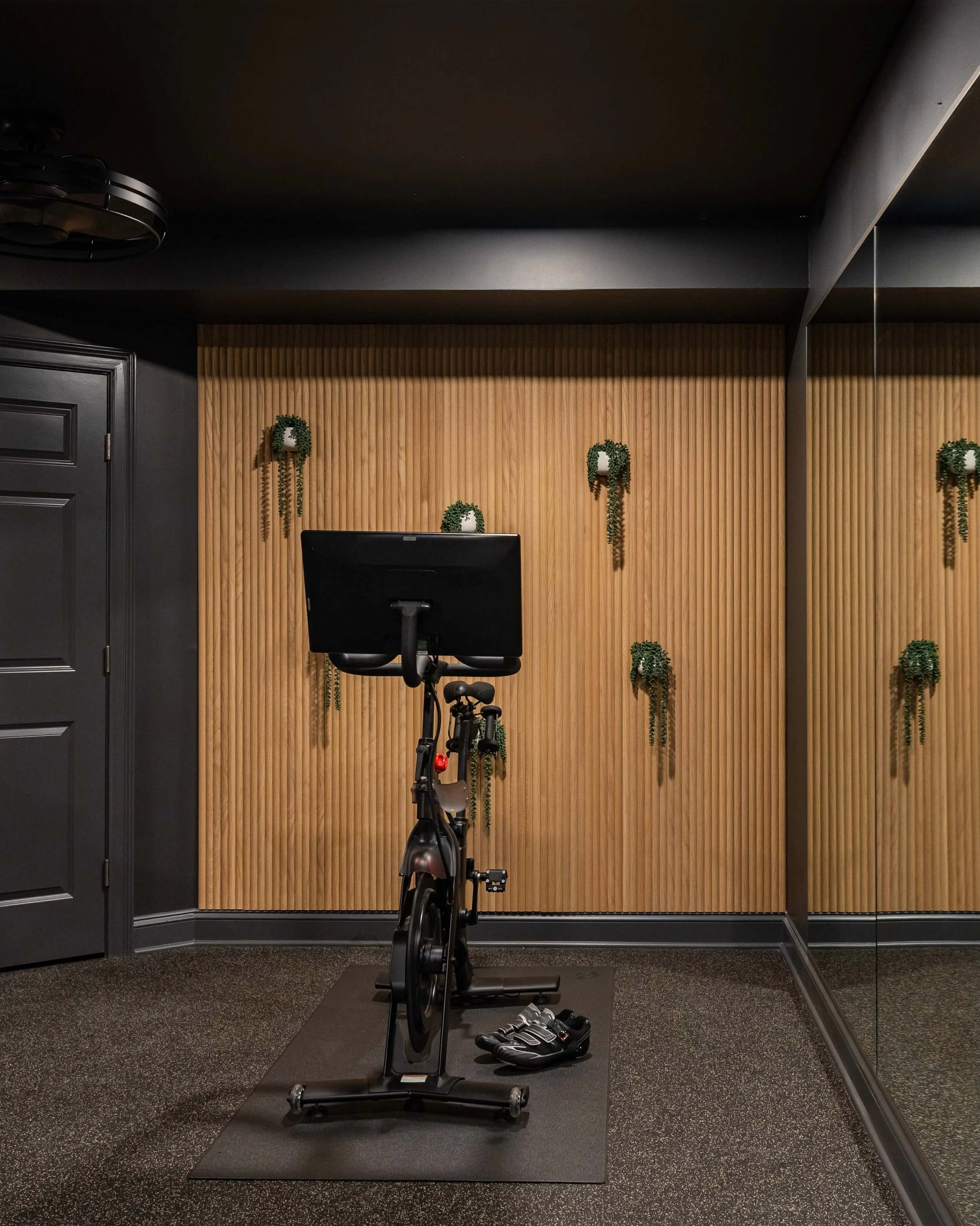 New month, new goals. A home gym and sauna like this make self-care the easy choice. 

Project: Prairie Path Forward 
Photos by @juliannegreeninteriorsphoto 

#edcprairiepathforward #homegym #homesauna #basementdesign #esslingerdesigncompany