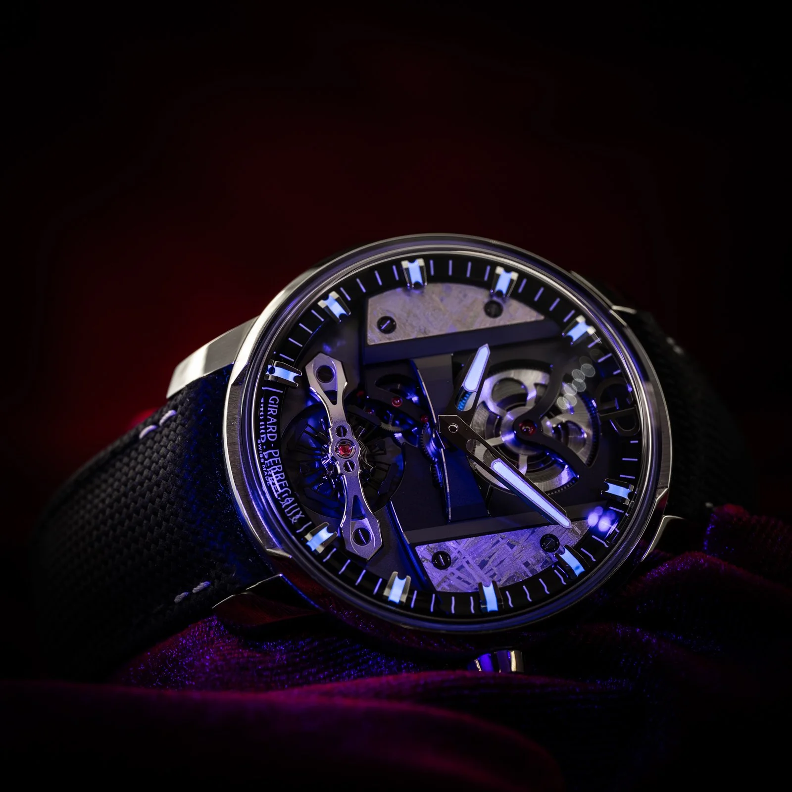 girard-perregaux-free-bridge-meteorite-82000-the-stellaris-collection.16.jpg