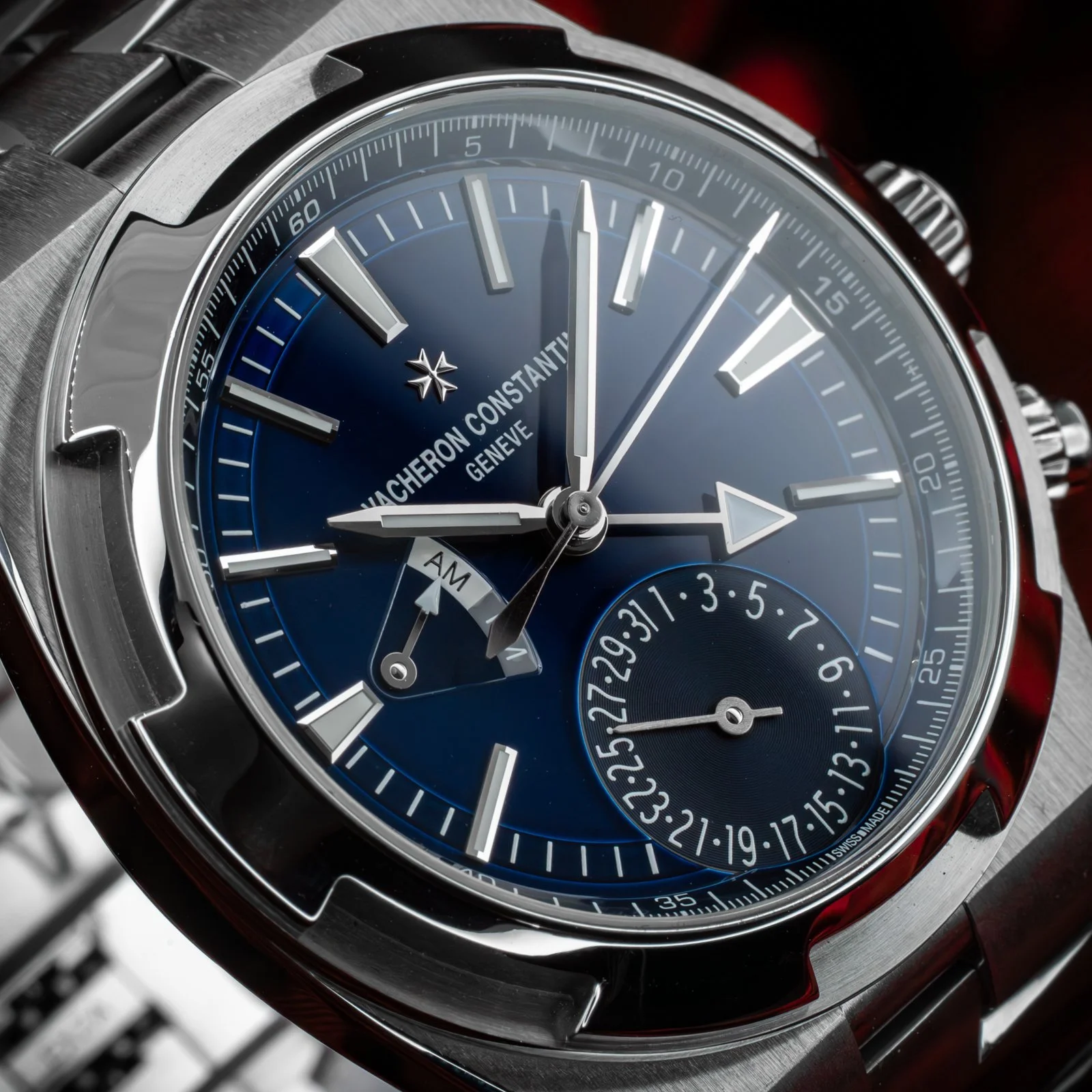 VacheronConstantinOverseasDualTime7900V.10.jpg