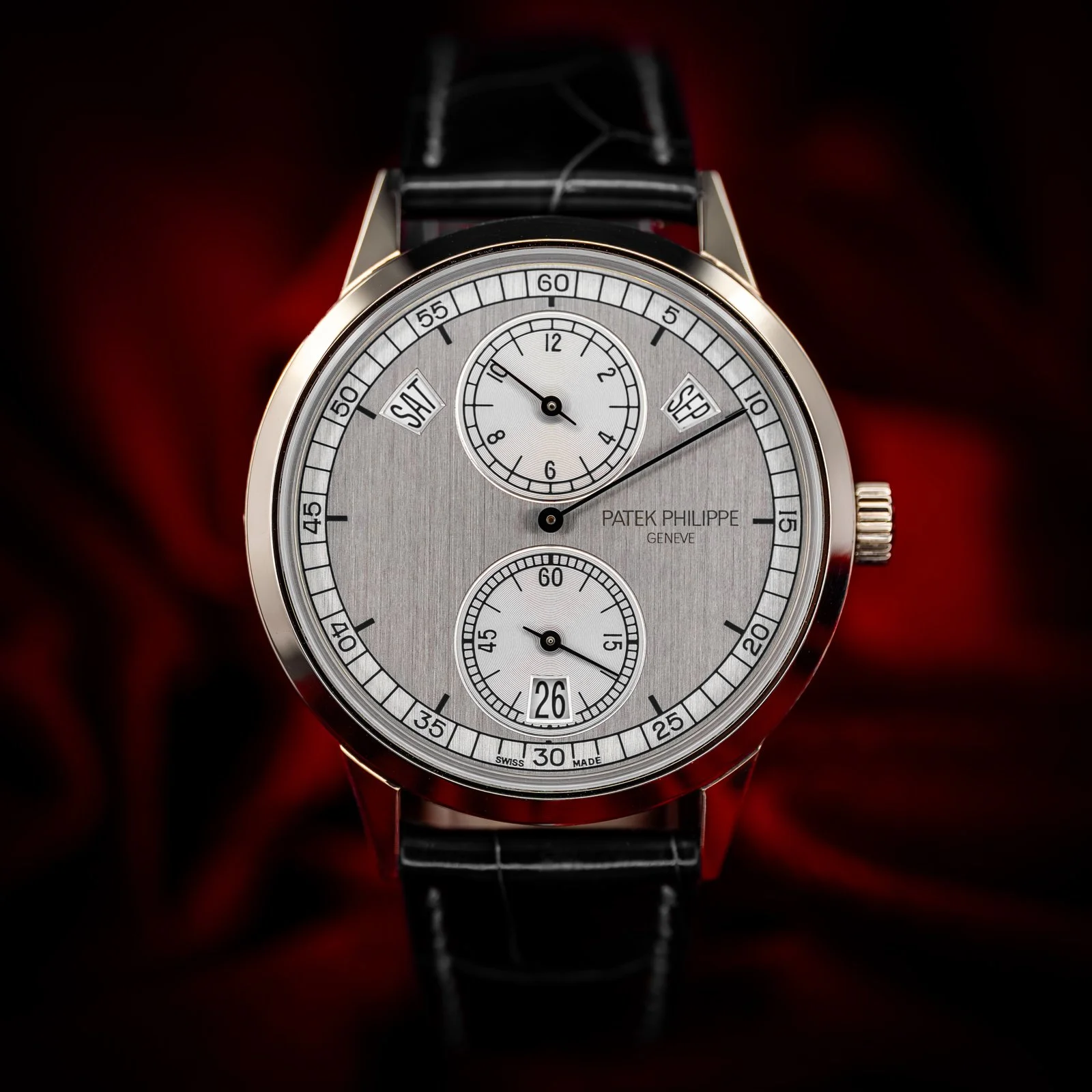patek-philippe-annual-calendar-regulator-white-gold-5235G-001-the-stellaris-collection.01.jpg