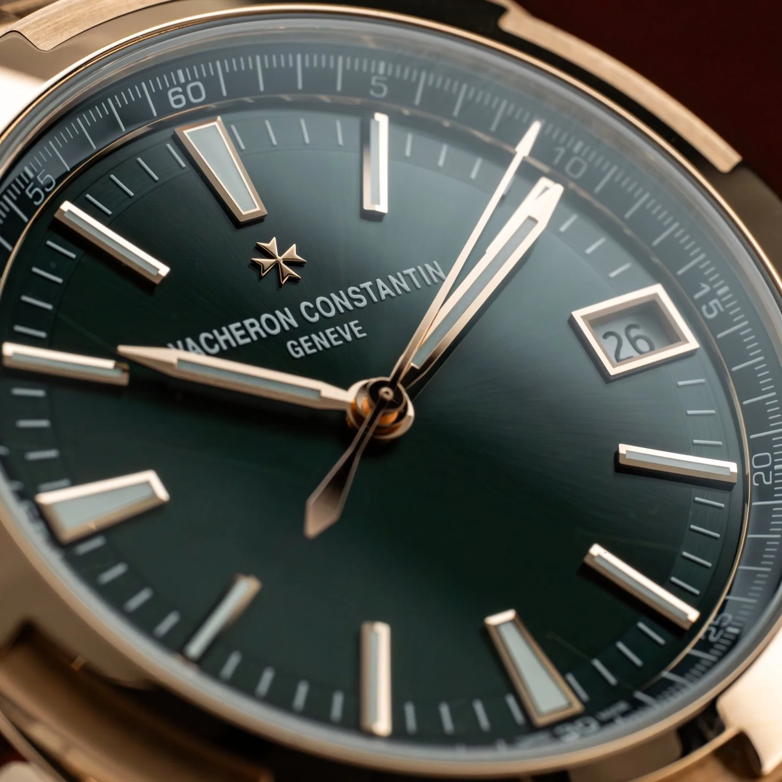 vacheron-constantin-overseas-rose-gold-green-dial-4520V-the-stellaris-collection.17.jpg