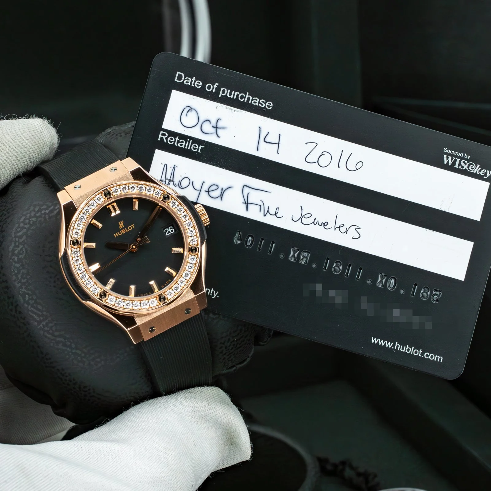 hublot-classic-fusion-quartz-rose-gold-diamond-the-stellaris-collection.05.jpg