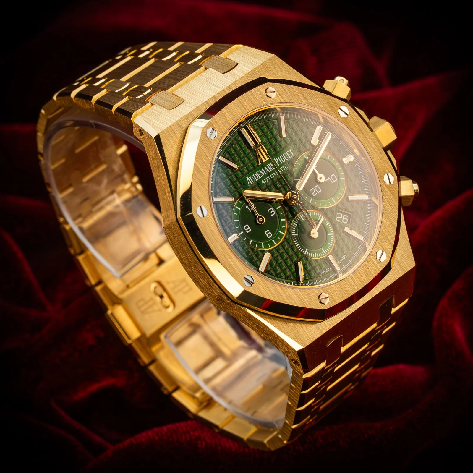 audemars-piguet-royal-oak-chronograph-41mm-yellow-gold-green-dial-26331BA.08.jpg