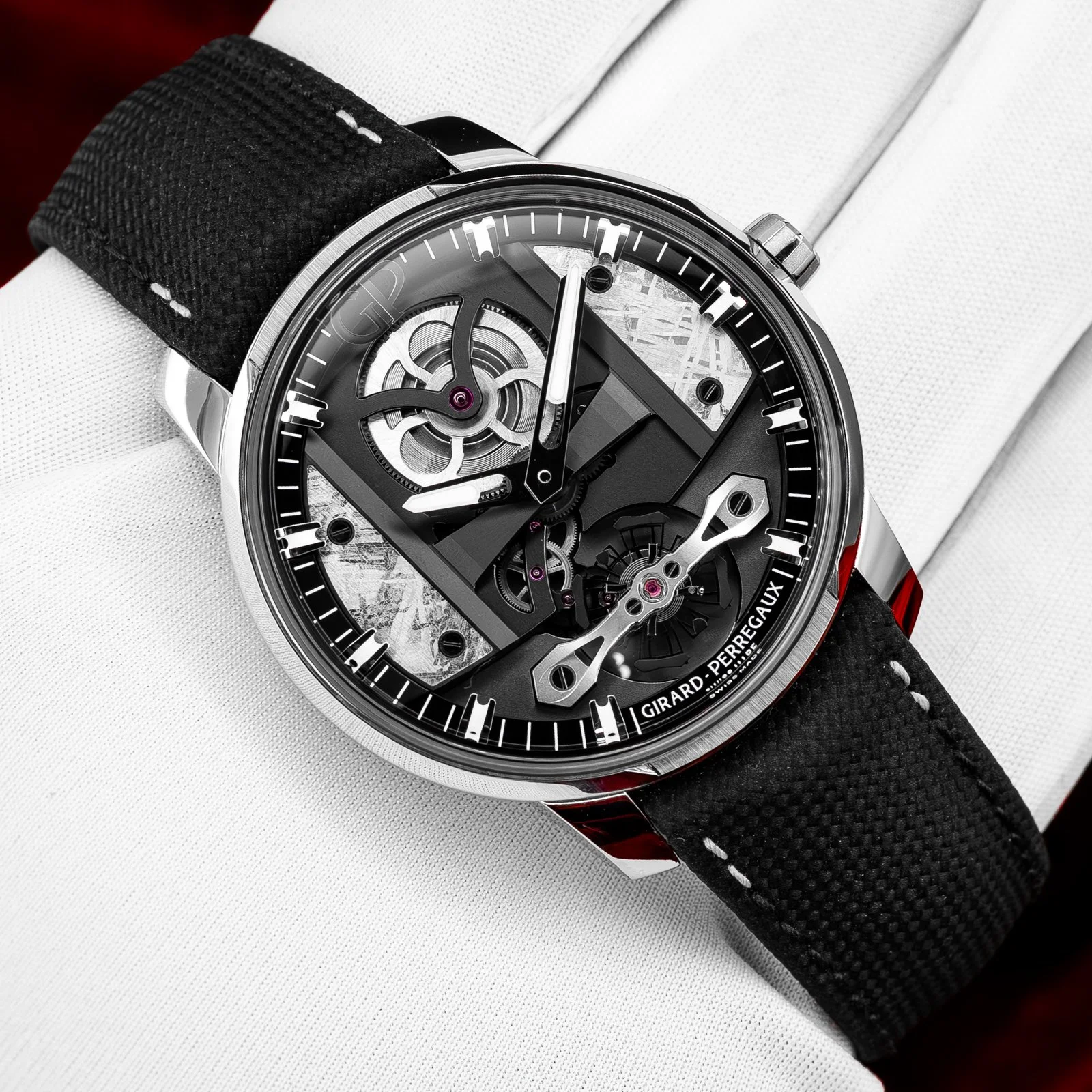 girard-perregaux-free-bridge-meteorite-82000-the-stellaris-collection.13.jpg