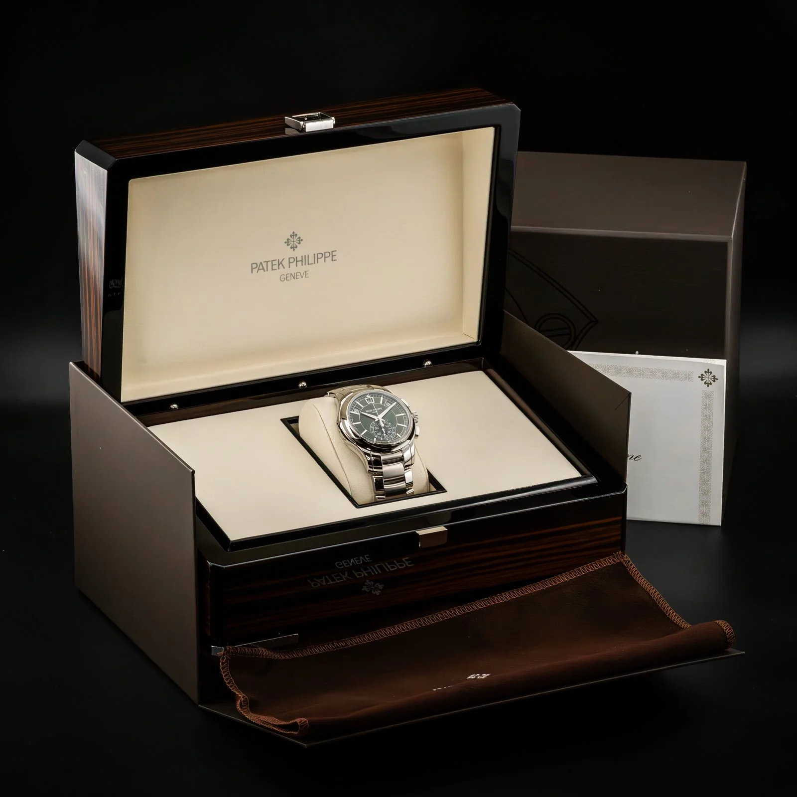 patek-philippe-annual-calendar-chronograph-green-dial-5905-1A-the-stellaris-collection.03.jpg