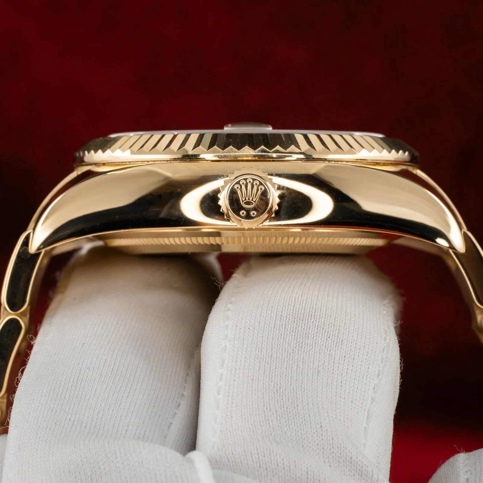 rolex-skydweller-yellow-gold-silver-roman-the-stellaris-collection.20.jpg