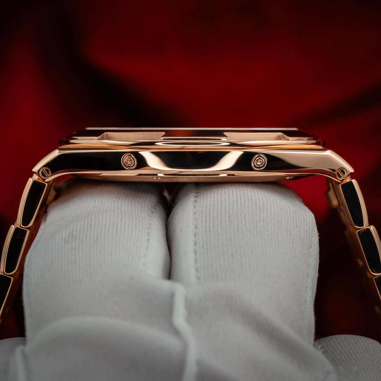 VacheronConstantinOverseasPerpetualCalendarBlue.16.jpg