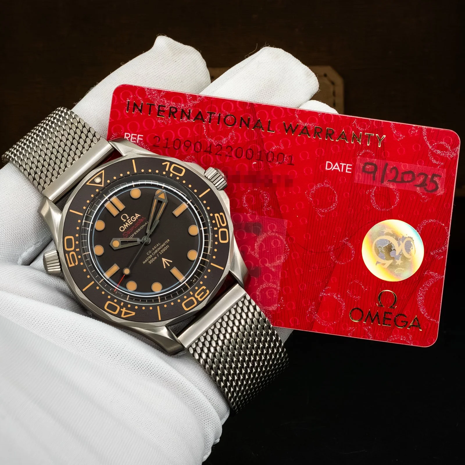 omega-seamaster-diver-300m-007-no-time-to-die-210.90.42.20.01.001-the-stellaris-collection.04.jpg