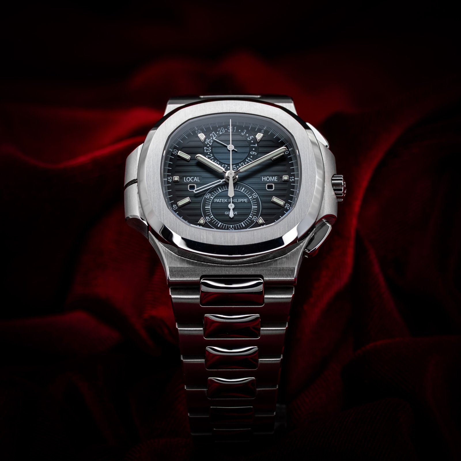 patek-philippe-nautilus-travel-time-chronograph-blue-dial-5990-1A-the-stellaris-collection.05.jpg