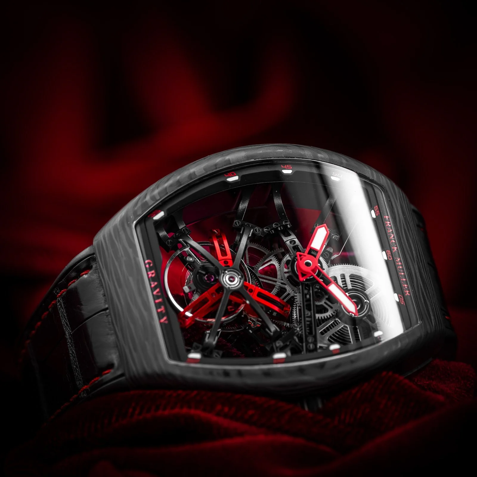 franck-muller-vanguard-gravity-skeleton-red-the-stellaris-collection.02.jpg