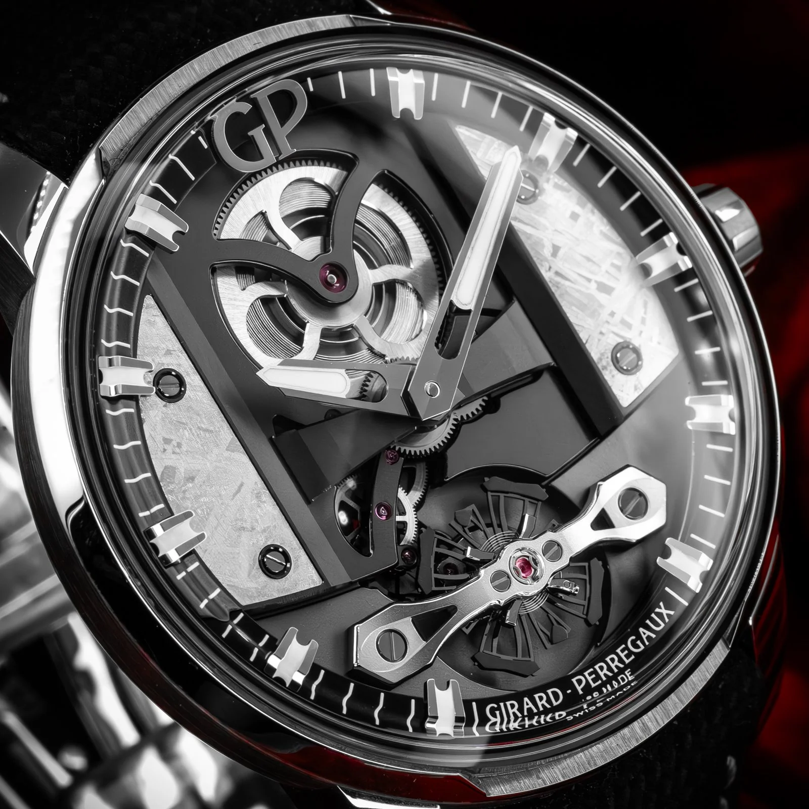girard-perregaux-free-bridge-meteorite-82000-the-stellaris-collection.09.jpg