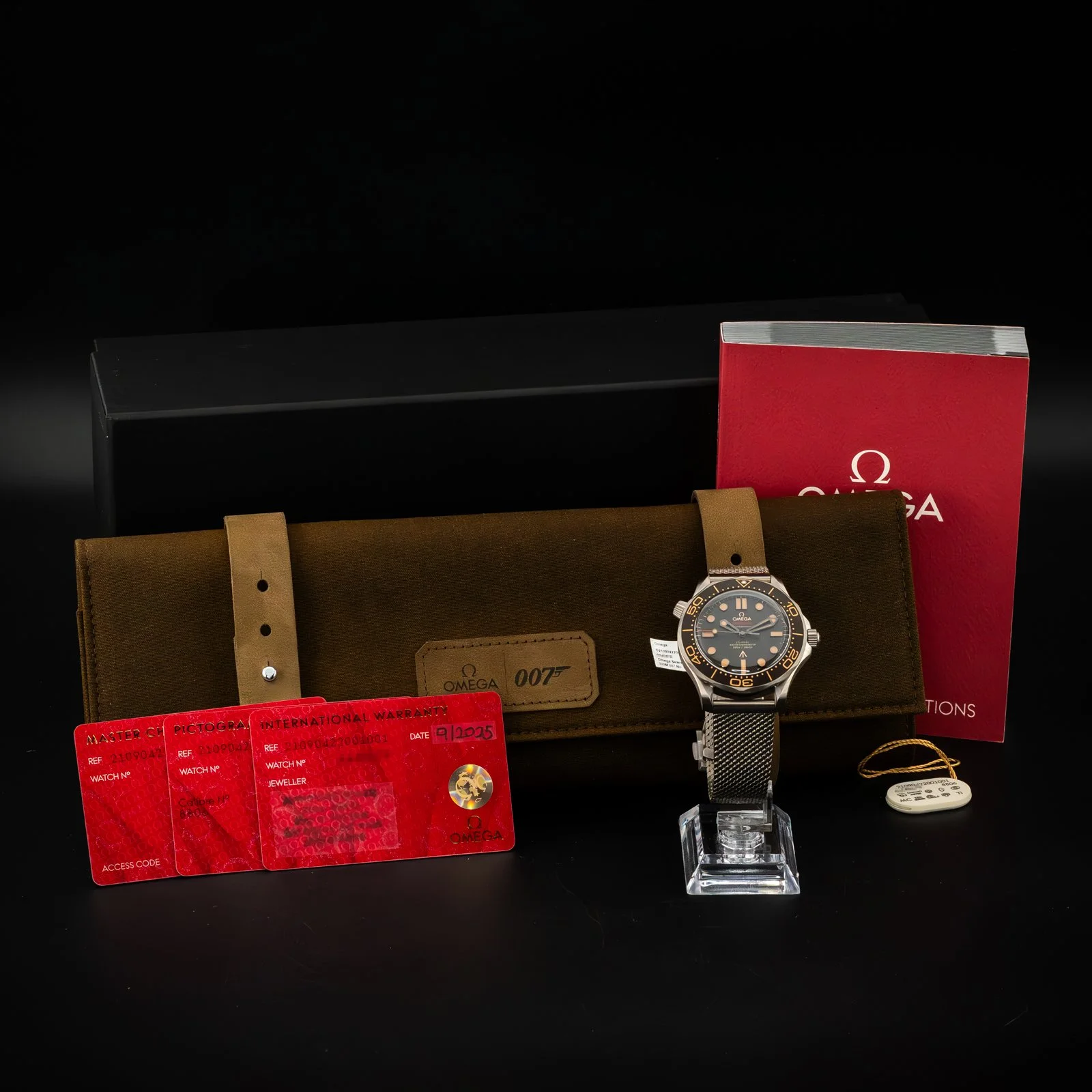 omega-seamaster-diver-300m-007-no-time-to-die-210.90.42.20.01.001-the-stellaris-collection.03.jpg