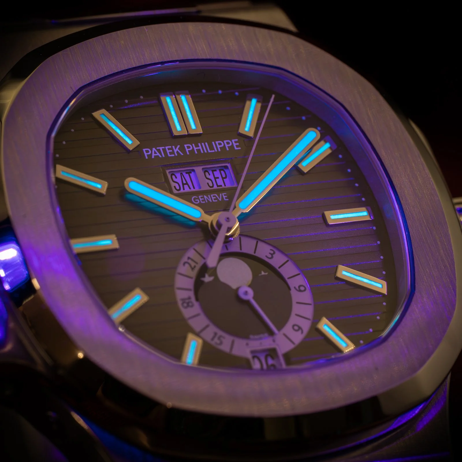 patek-philippe-nautilus-annual-calendar-moon-phase-the-stellaris-collection.23.jpg