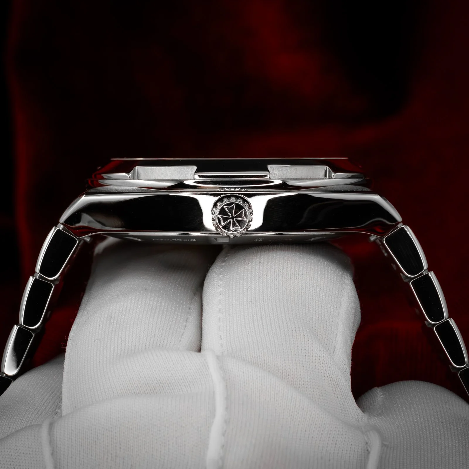 vacheron-constantin-overseas-world-time-7700v-the-stellaris-collection.14.jpg