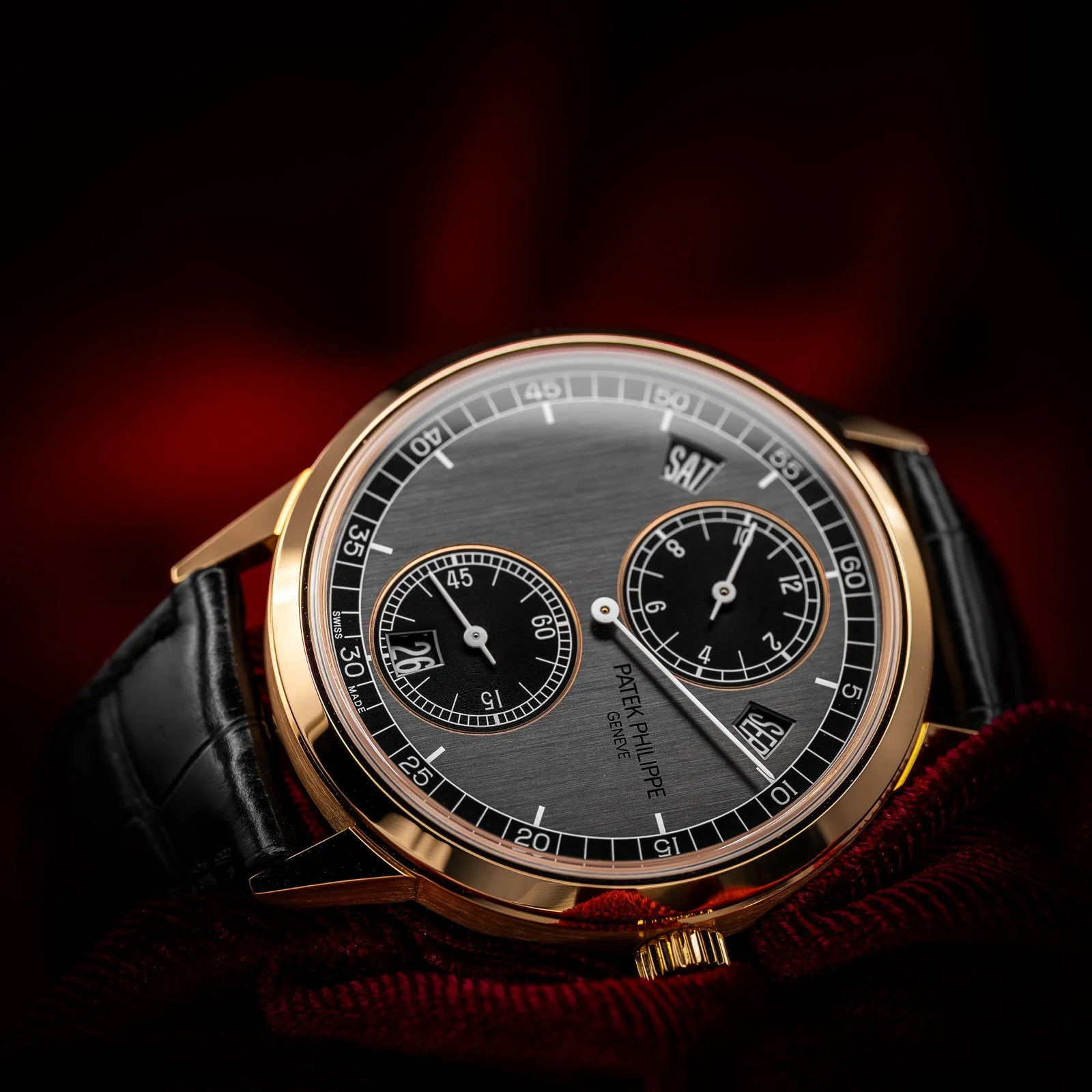 patek-philippe-annual-calendar-regulator-rose-gold-5235G-50R-001-the-stellaris-collection.02.jpg