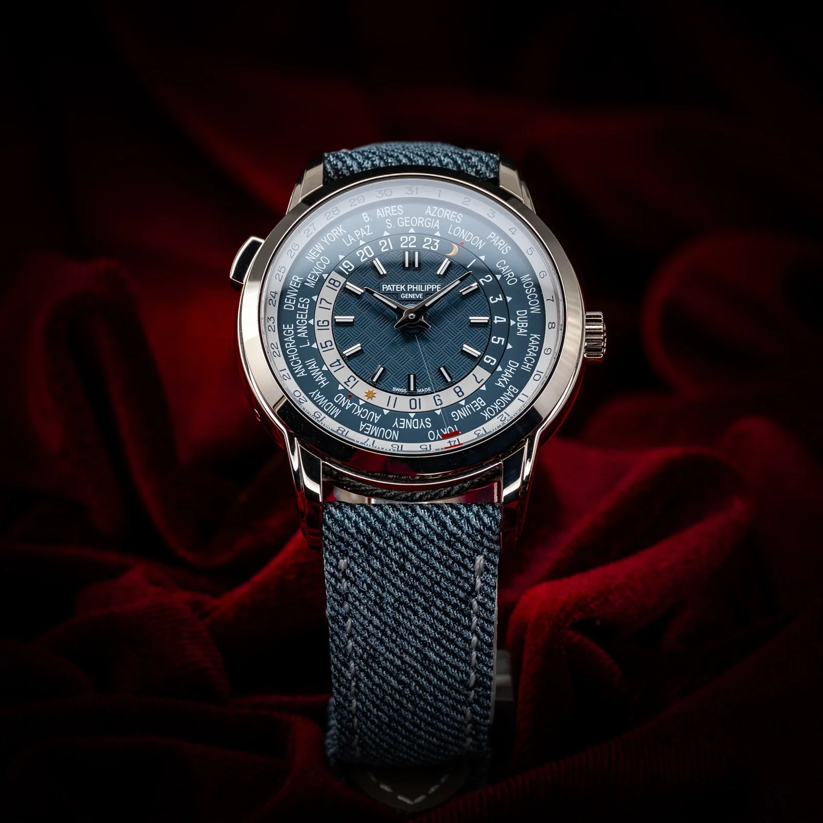 patek-philippe-world-time-date-complications-blue-dial-white-gold-5330g-001-the-stellaris-collection.04.jpg