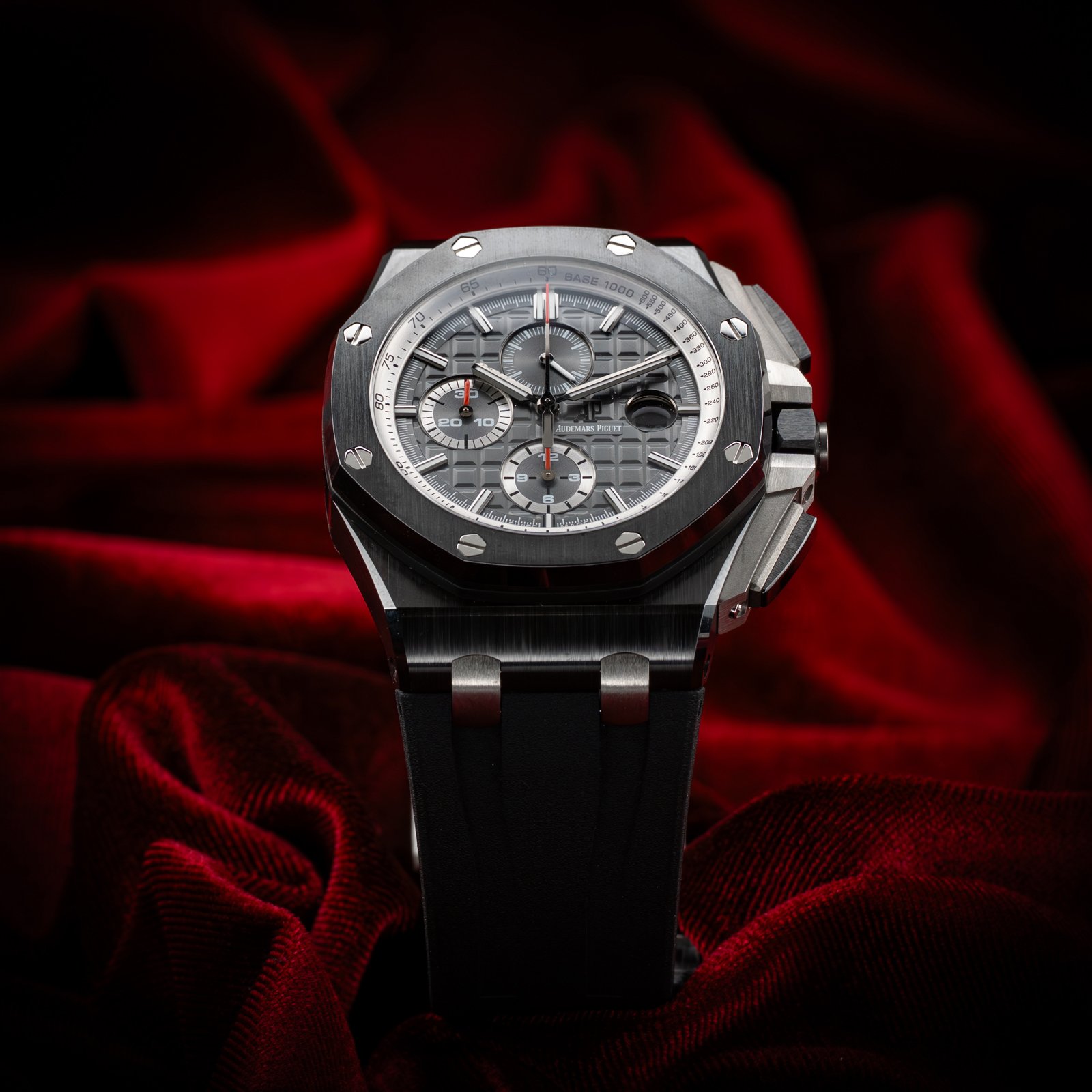 AudemarsPiguetRoyalOakOffshoreChronographAnthracite.03.jpg