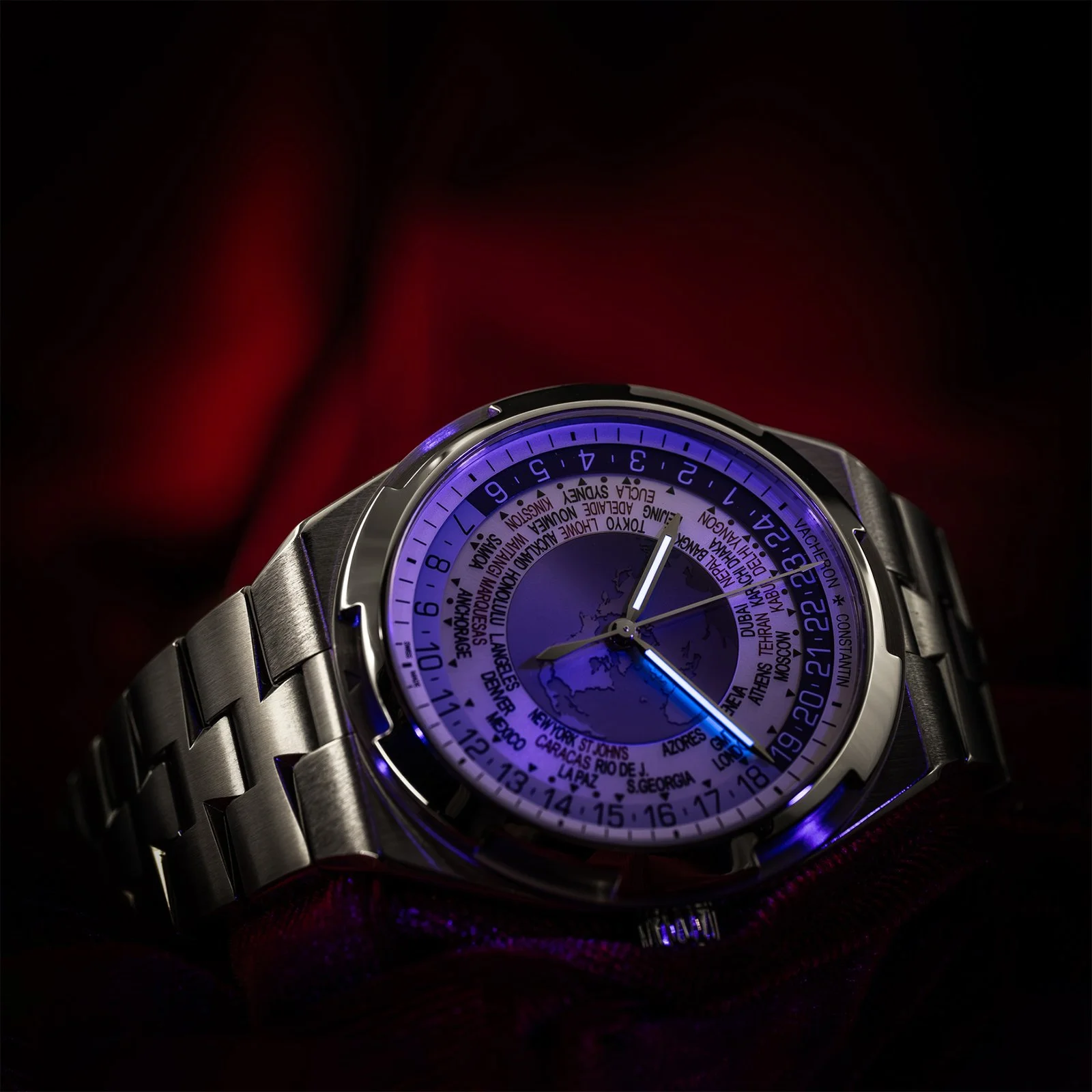 vacheron-constantin-overseas-world-time-7700v-the-stellaris-collection.16.jpg
