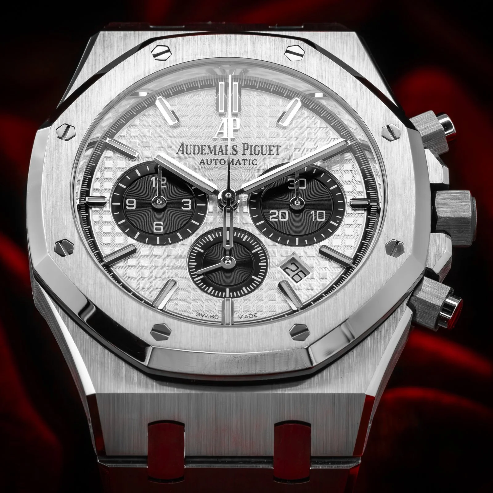 audemars-piguet-royal-oak-chronograph-panda-dial-26331ST-the-stellaris-collection.07.jpg