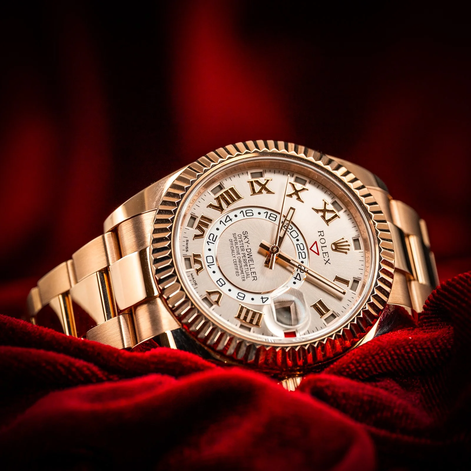 RolexSkyDwellerRoseGoldSundust.001b.jpg