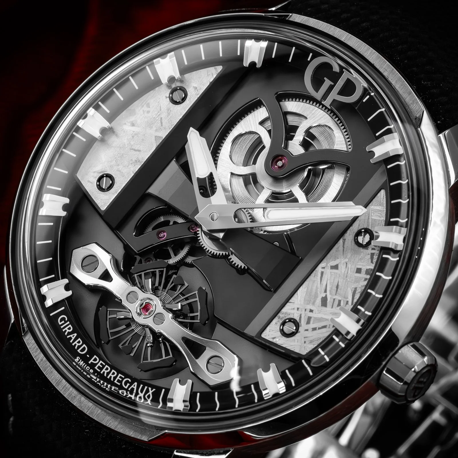 girard-perregaux-free-bridge-meteorite-82000-the-stellaris-collection.11.jpg