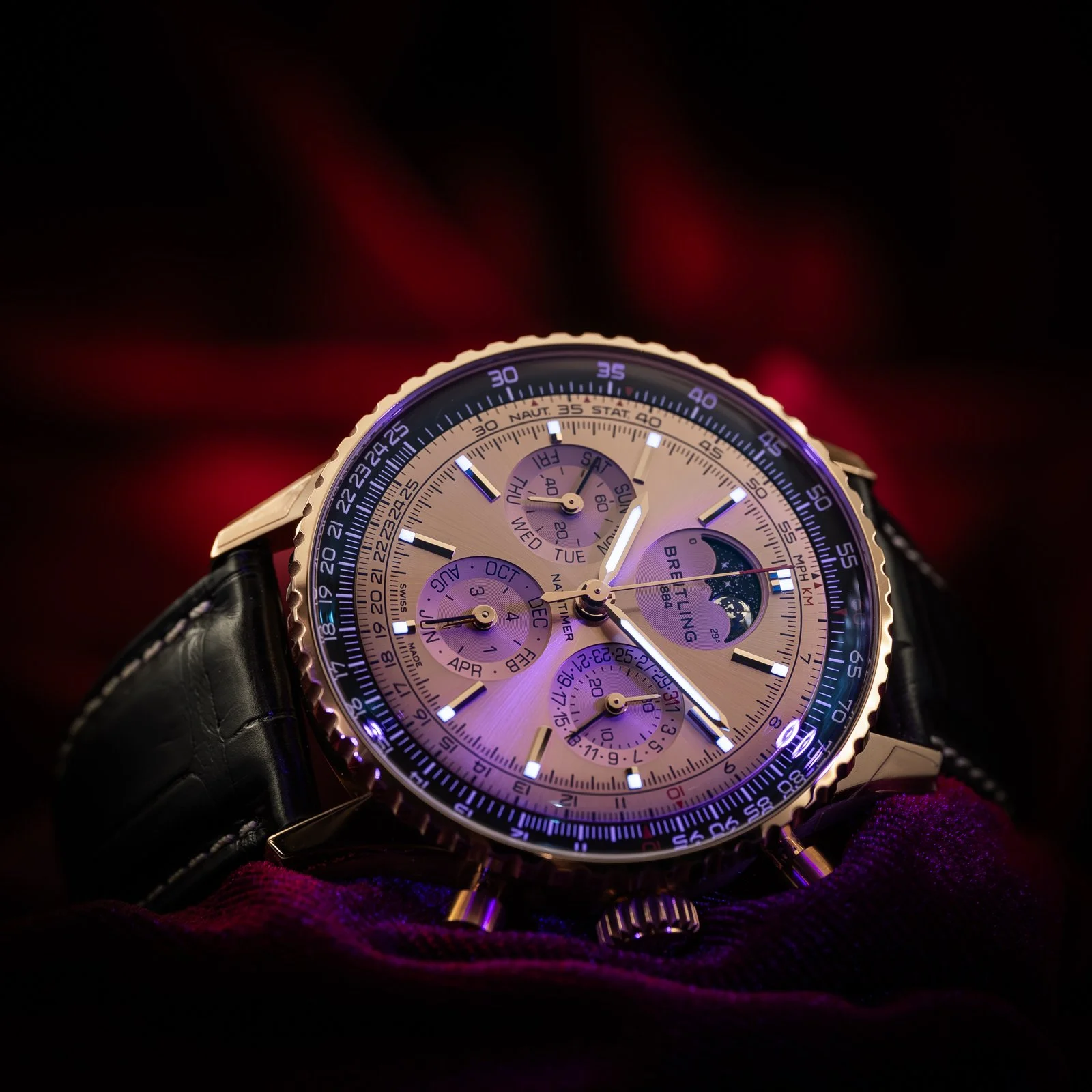 breitling-navitimer-b19-chronograph-43-perpetual-calendar-140th-anniv-the-stellaris-collection.15.jpg