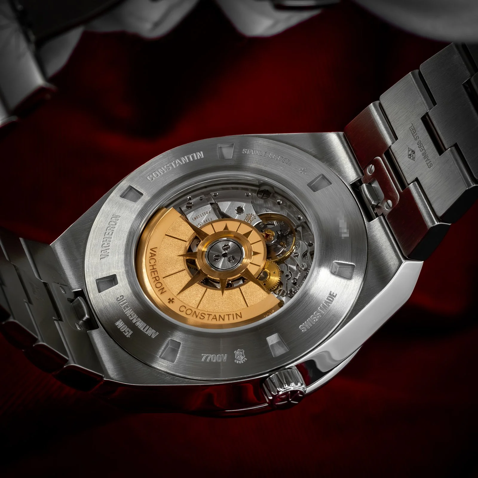 vacheron-constantin-overseas-world-time-7700v-the-stellaris-collection.18.jpg
