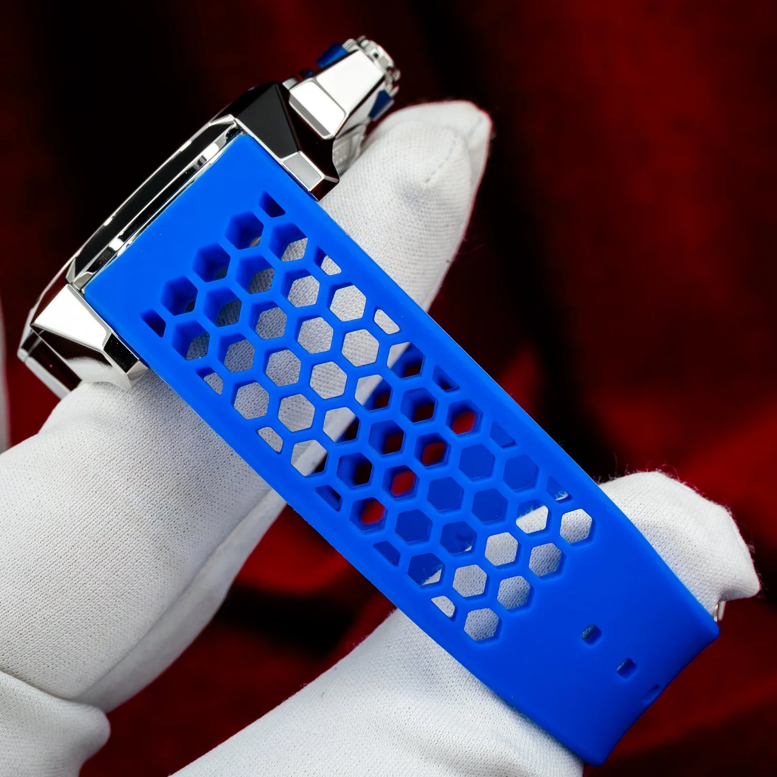 jacob-and-co-epic-x-skeleton-blue-EX110.20.AA.AA.A-the-stellaris-collection.18.jpg