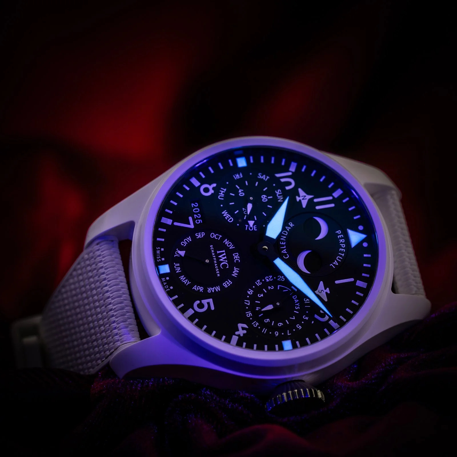 iwc-big-pilot-perpetual-calendar-white-ceramic-iw503008-the-stellaris-collection.16.jpg