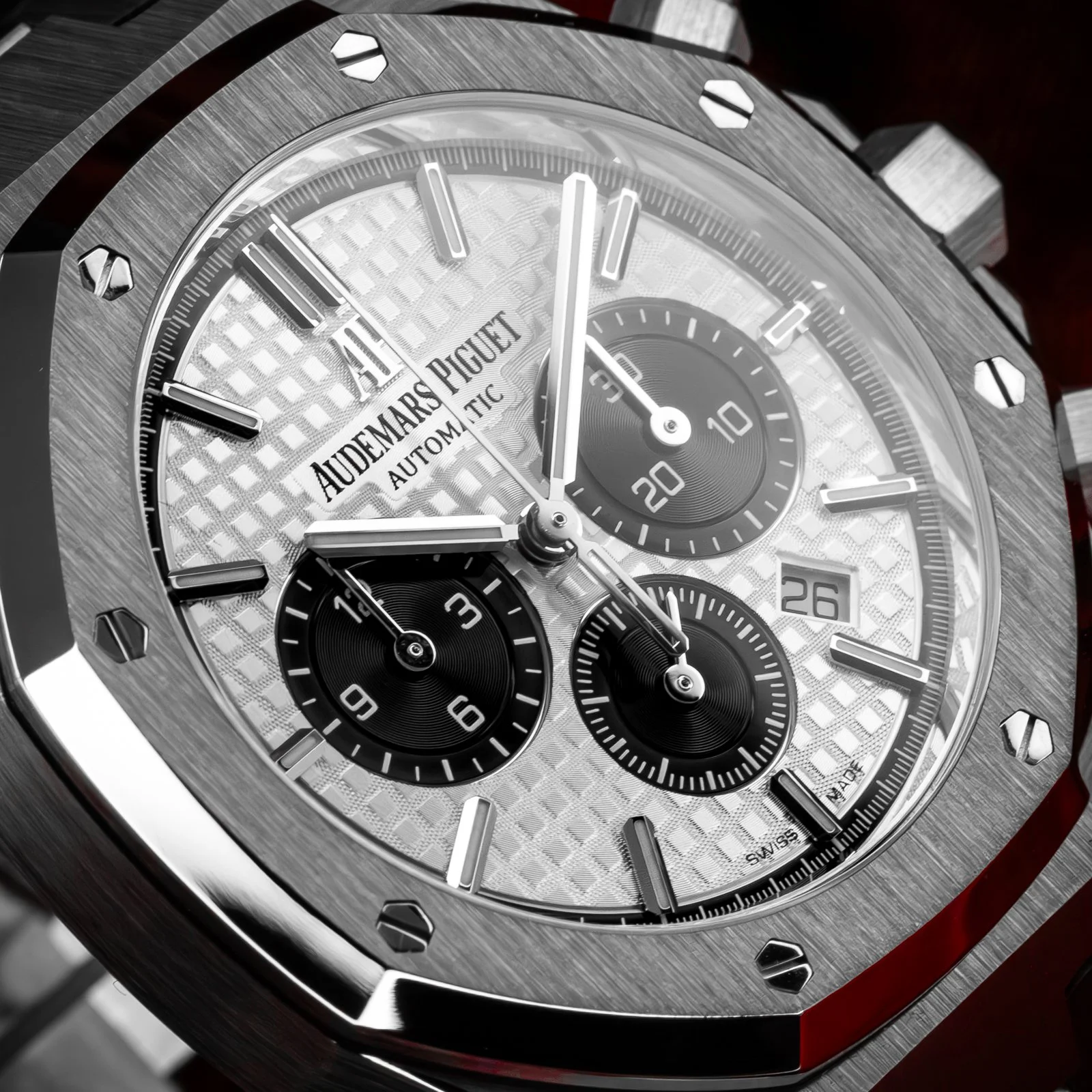 audemars-piguet-royal-oak-chronograph-panda-dial-26331ST-the-stellaris-collection.09.jpg