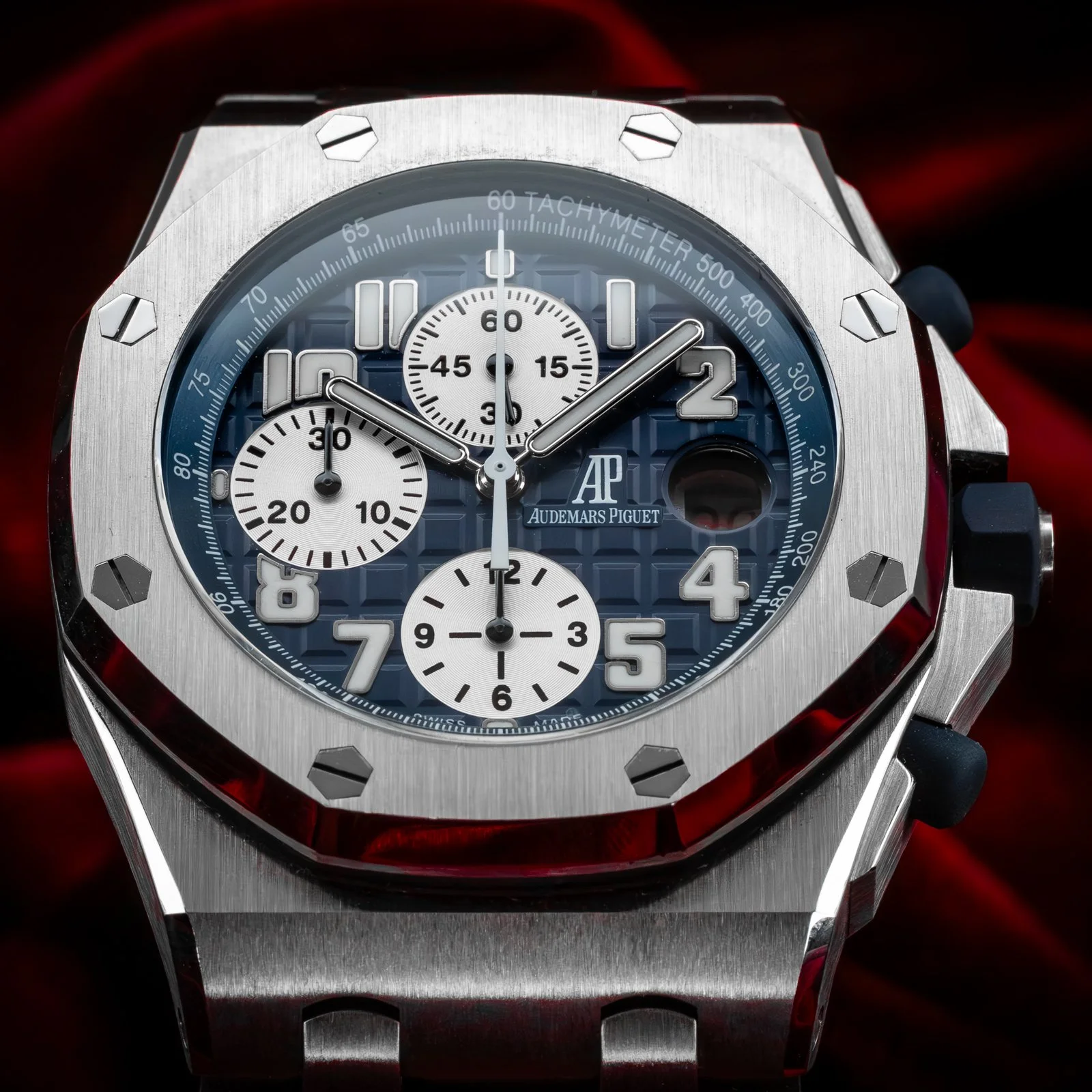audemars-piguet-royal-oak-offshore-chrono-blue-beast-25721st-the-stellaris-collection.06.jpg