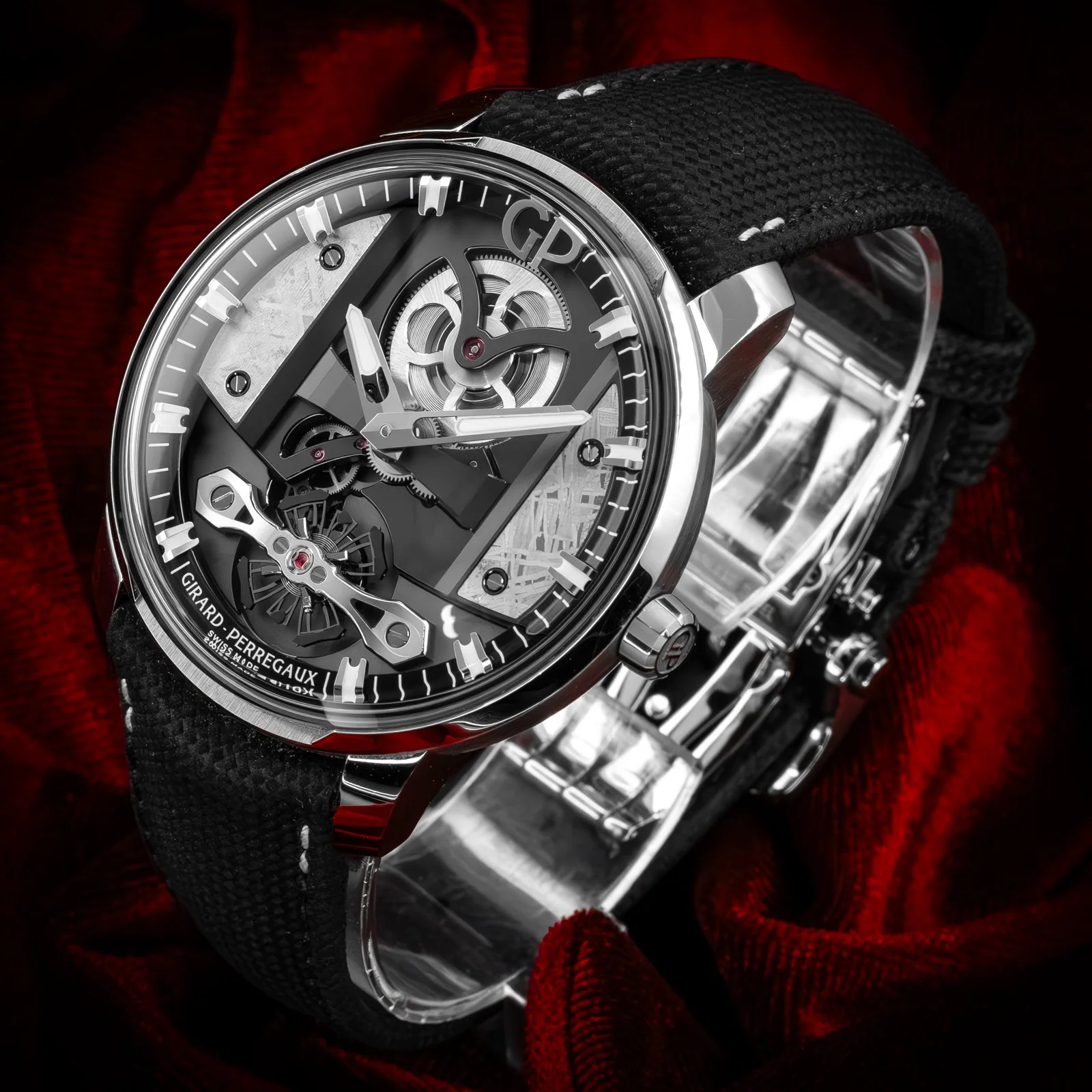 girard-perregaux-free-bridge-meteorite-82000-the-stellaris-collection.10.jpg