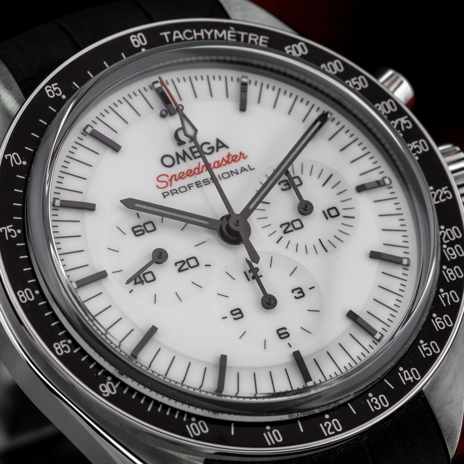 OmegaSpeedmasterWhiteDial.06.jpg