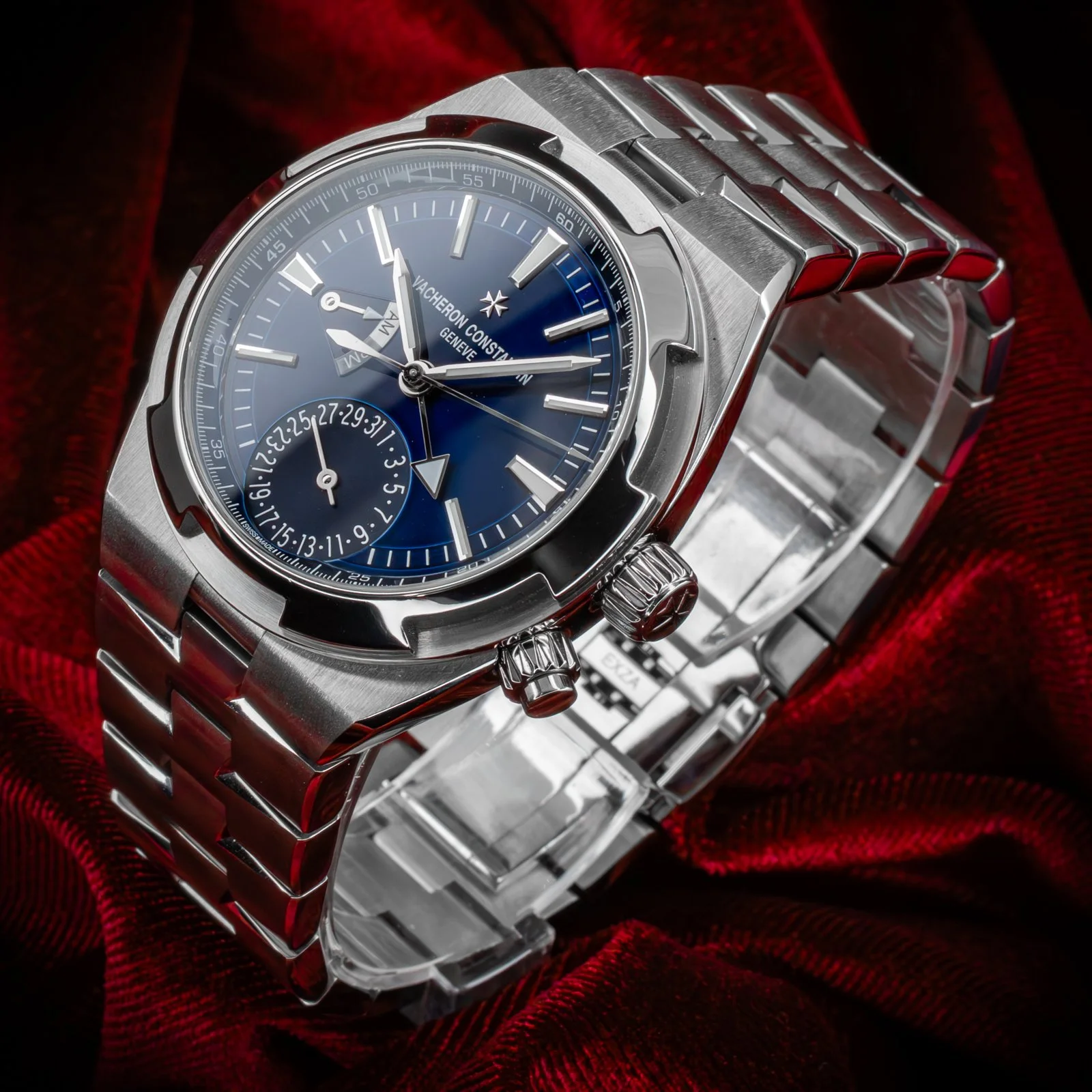 VacheronConstantinOverseasDualTime7900V.11.jpg