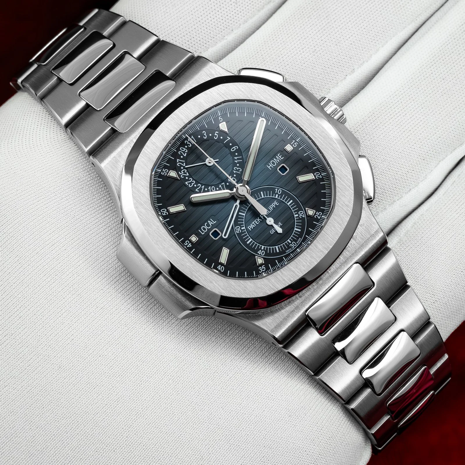 patek-philippe-nautilus-travel-time-chronograph-blue-dial-5990-1A-the-stellaris-collection.12.jpg