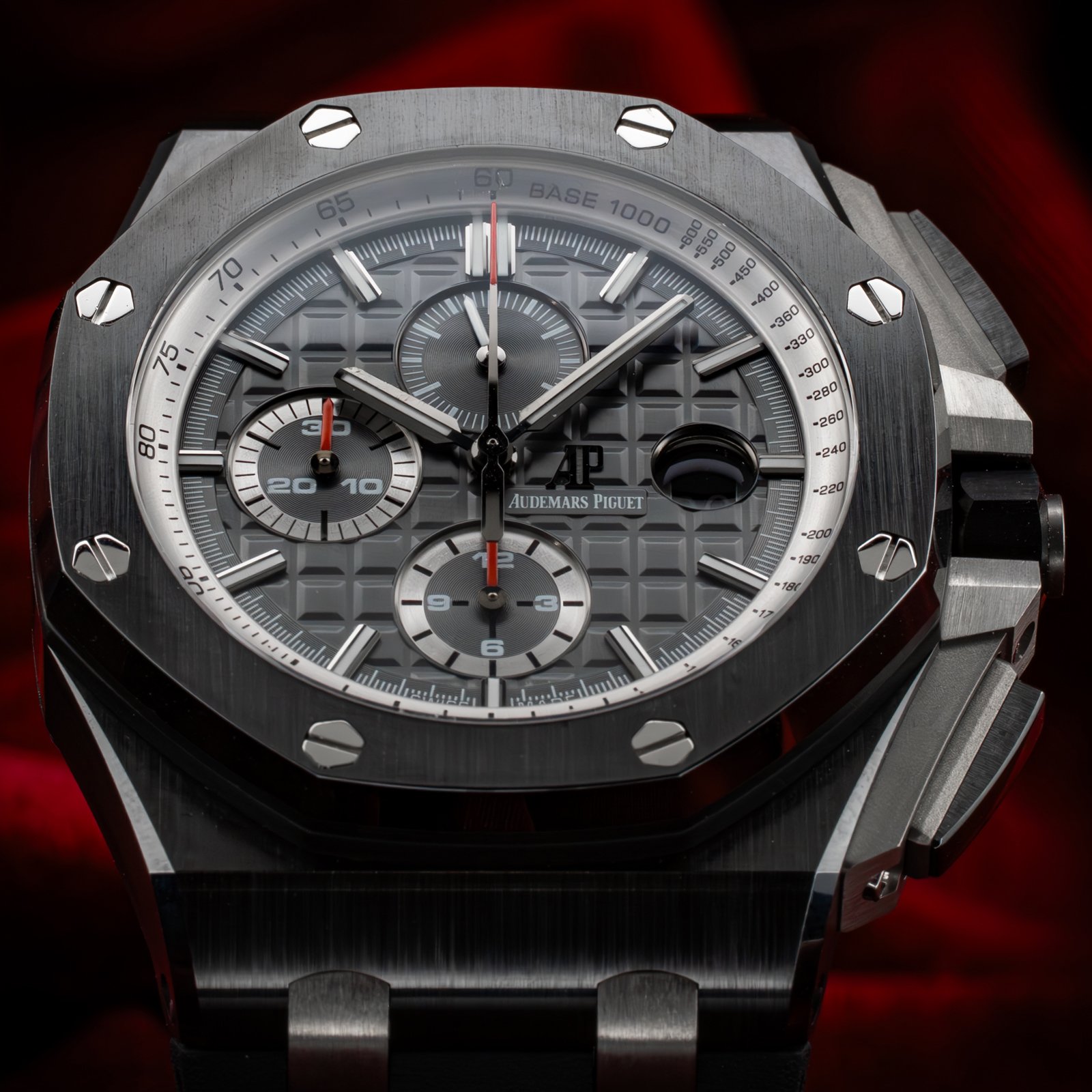 AudemarsPiguetRoyalOakOffshoreChronographAnthracite.08.jpg